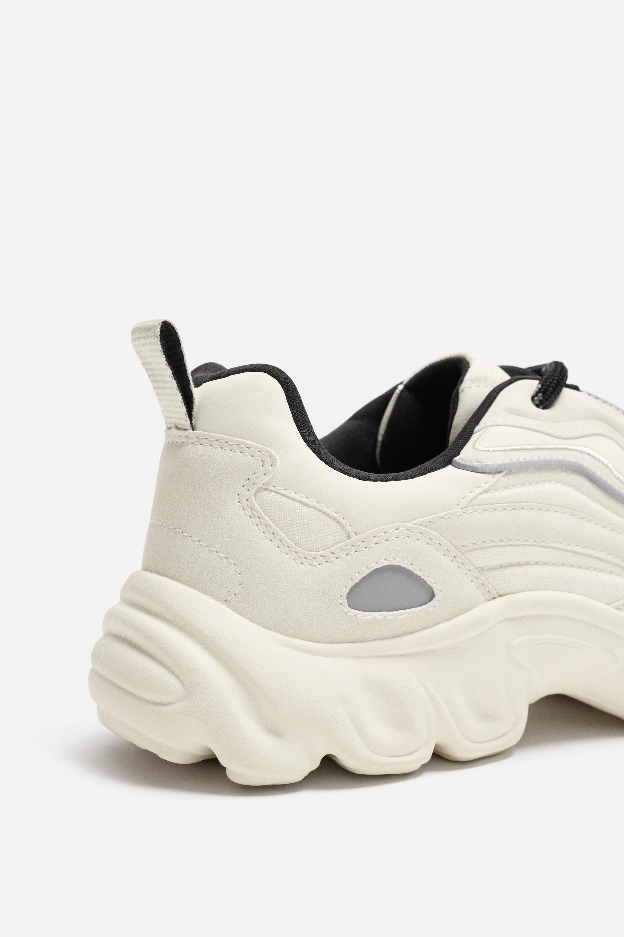 CHUNKY SOLE SNEAKERS