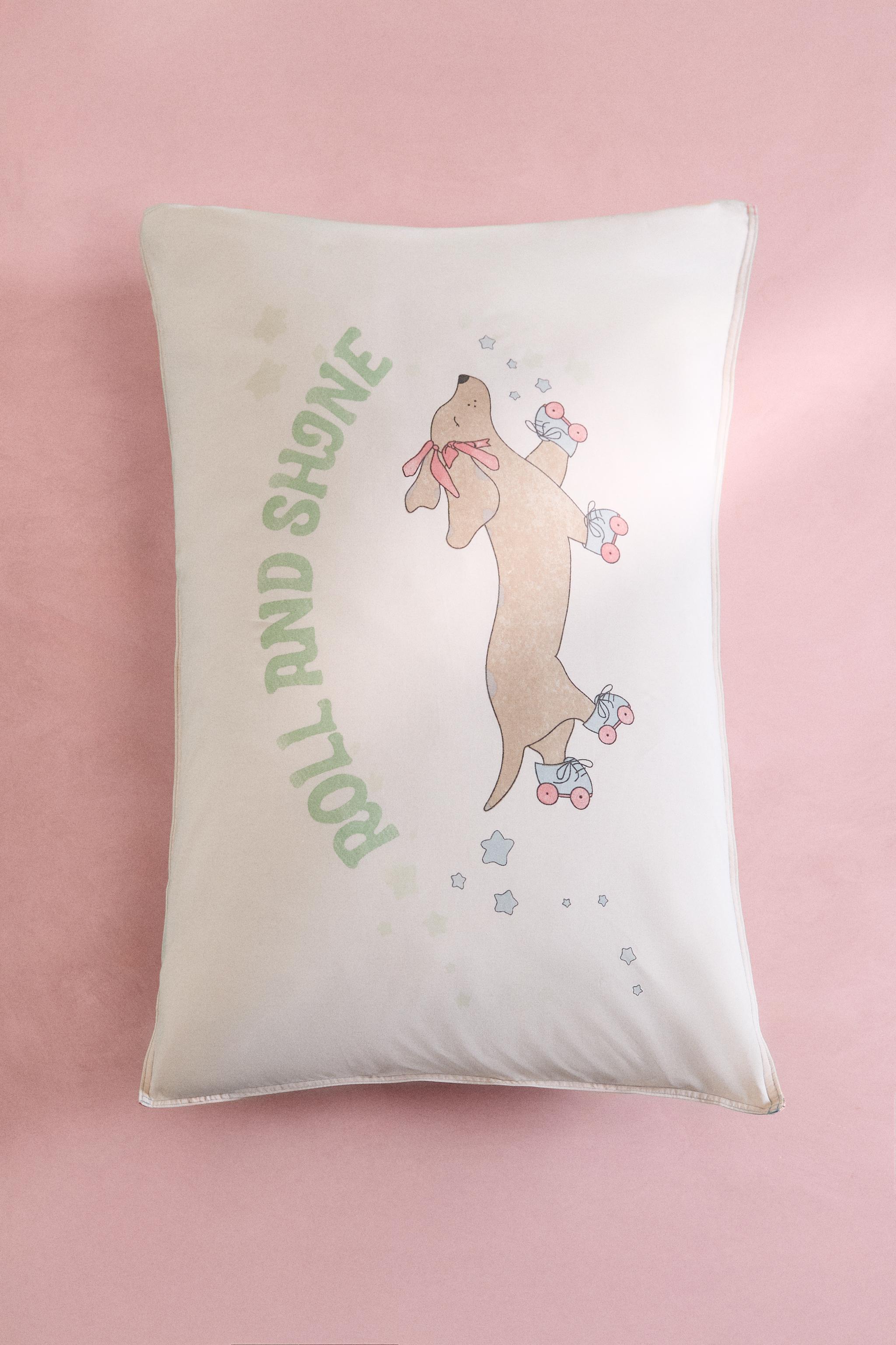 CHILDREN'S SKATING DOG PILLOWCASE