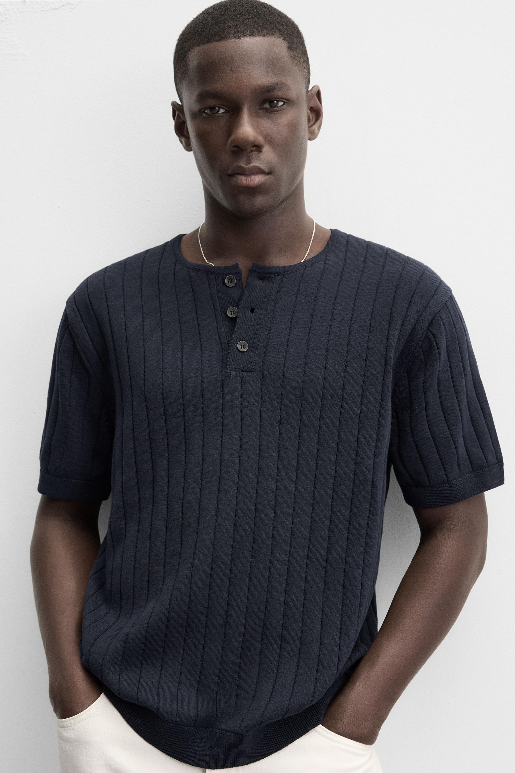 KNIT T-SHIRT WITH BUTTONED NECK