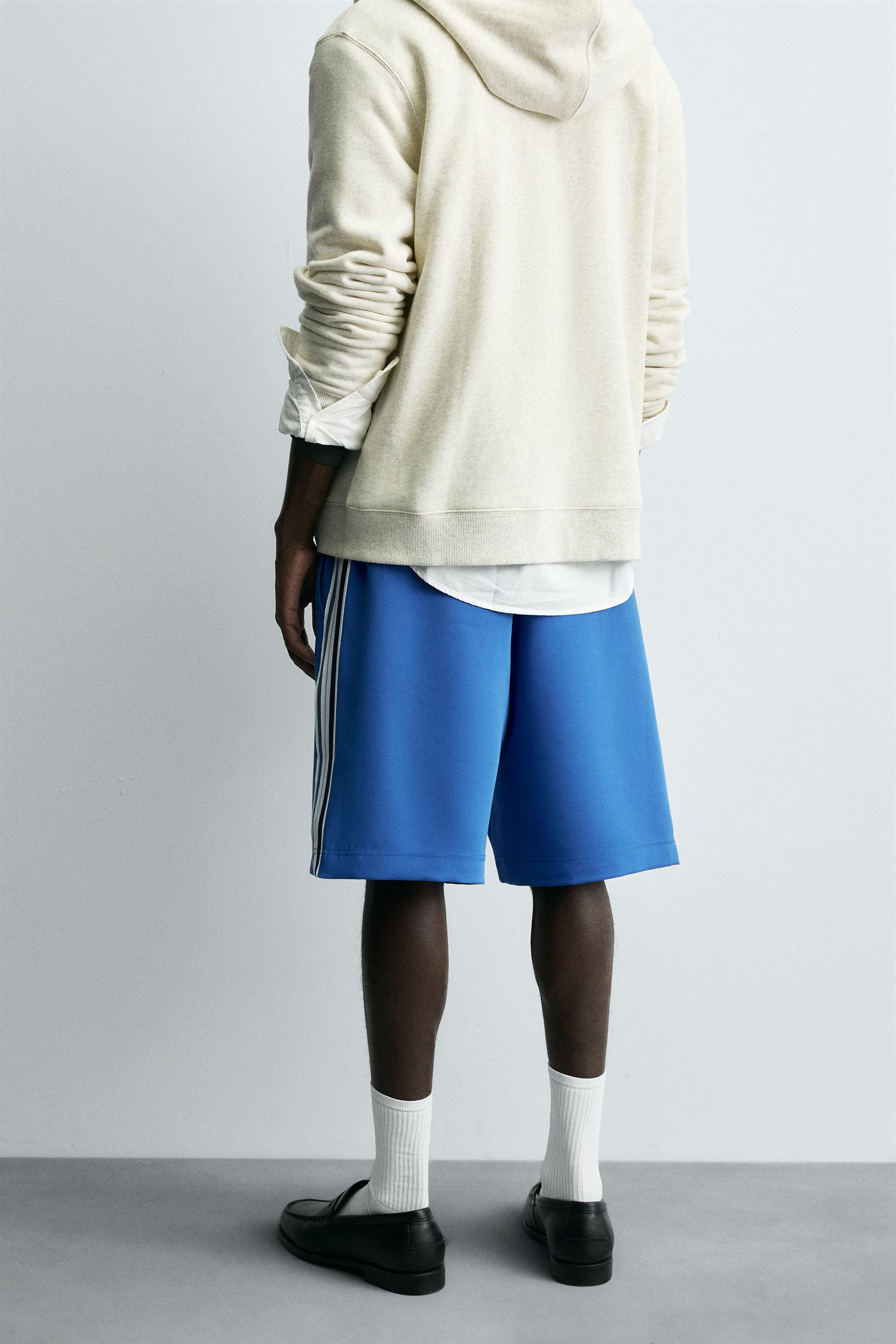 CONTRAST STRIPE SHORTS