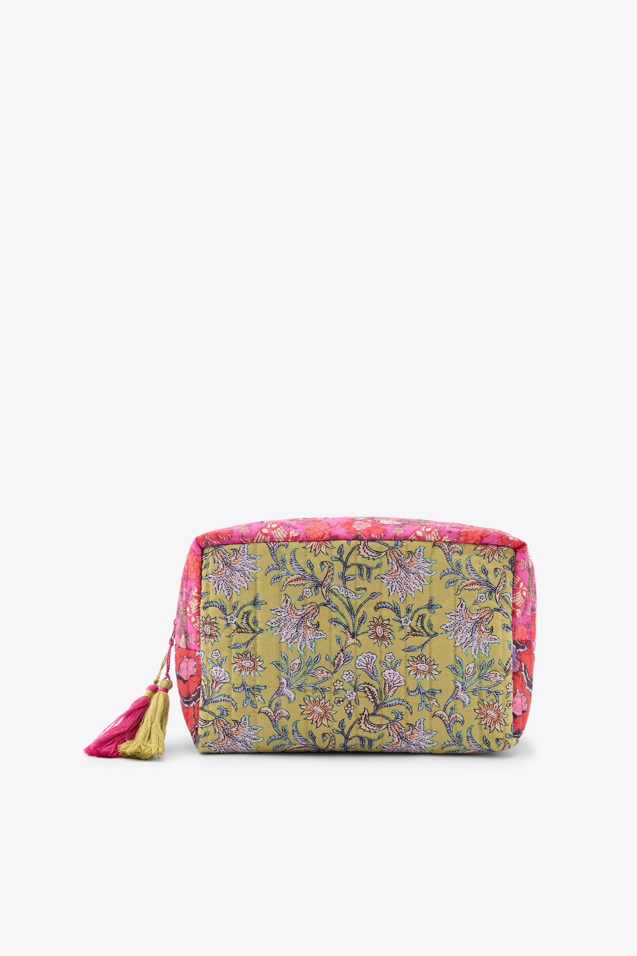 FLORAL PRINT QUILTED TOILETRY BAG