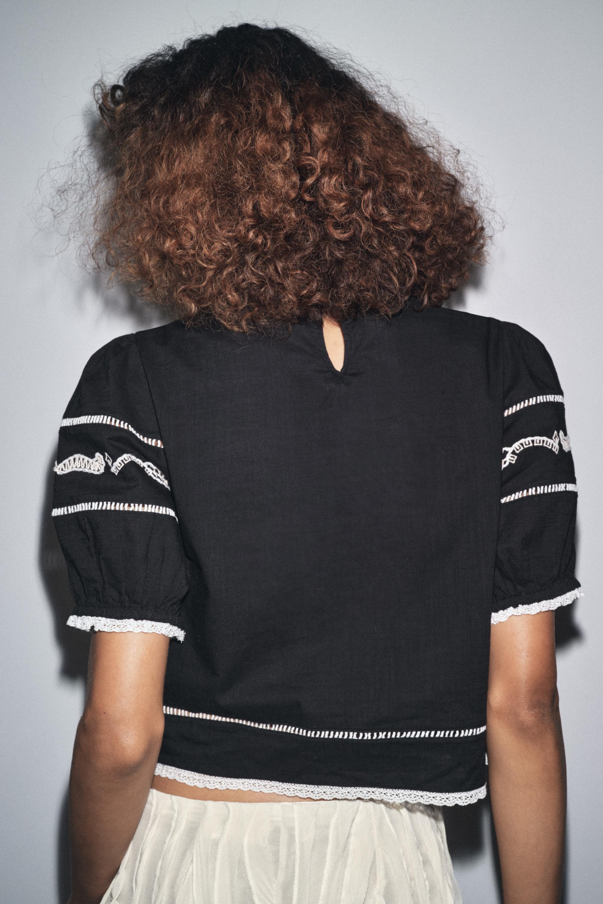 ZW COLLECTION CONTRAST EMBROIDERY BLOUSE