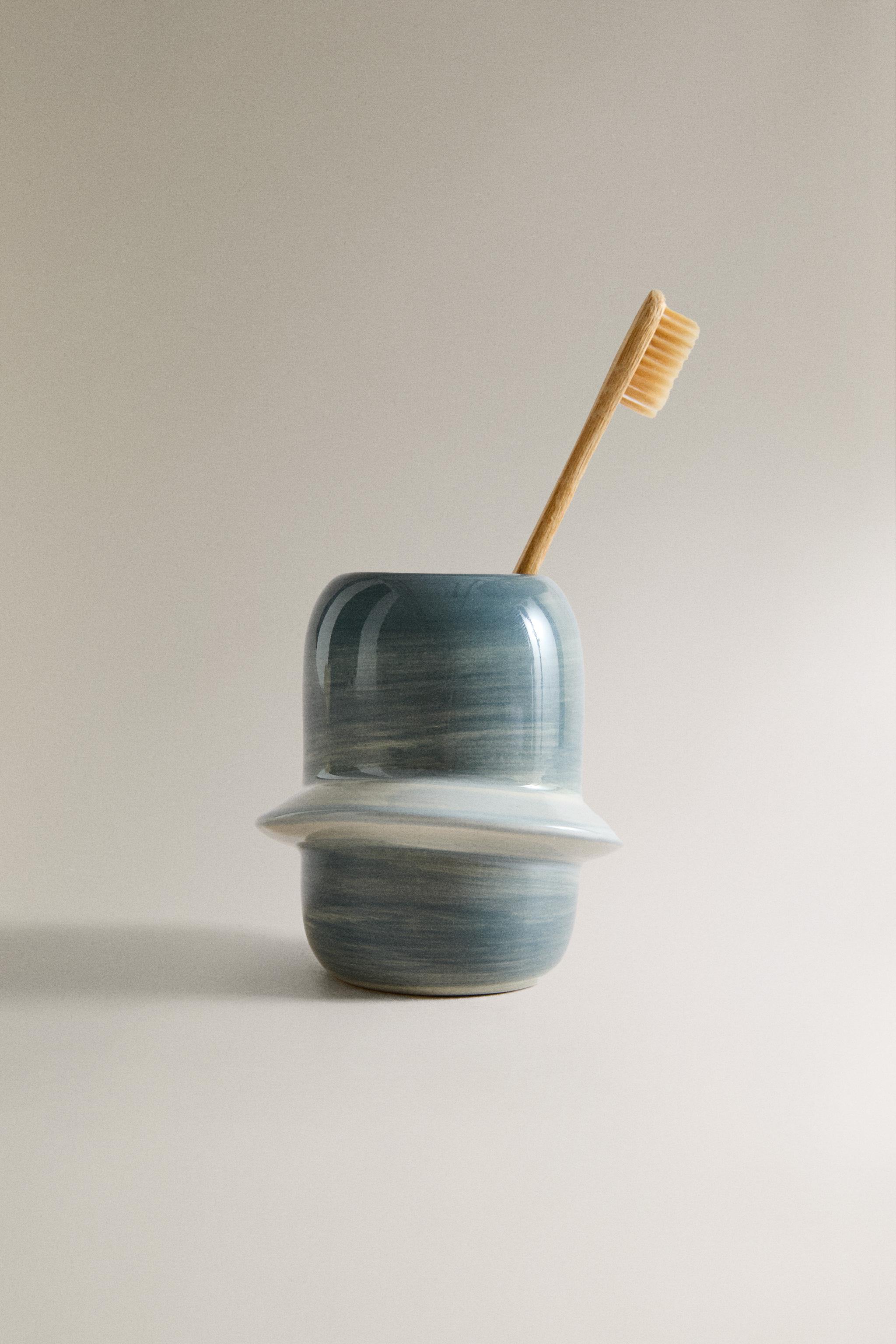 CHILDREN'S PLANET TOOTHBRUSH HOLDER