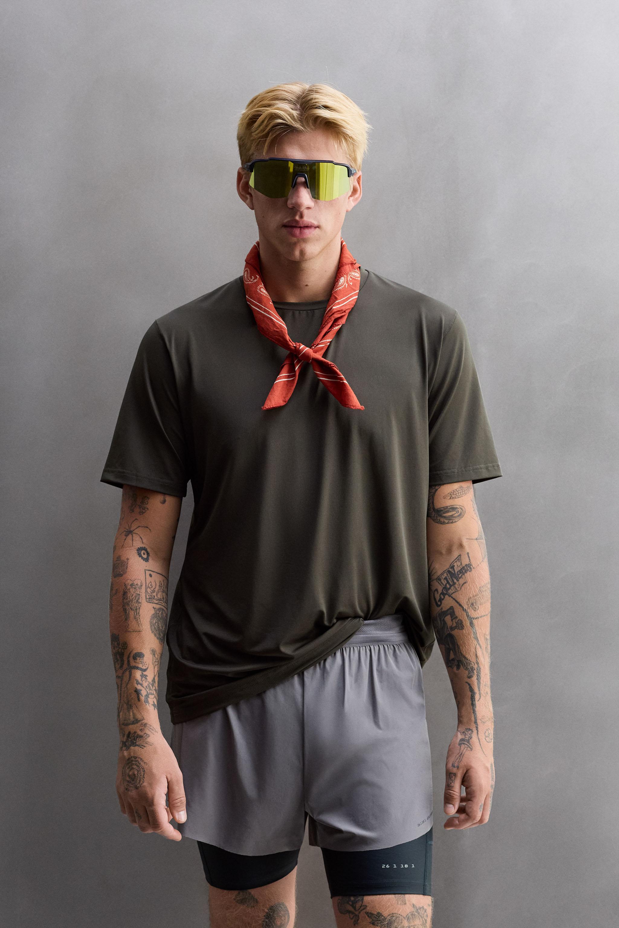 TEXTURED TRAINING T-SHIRT