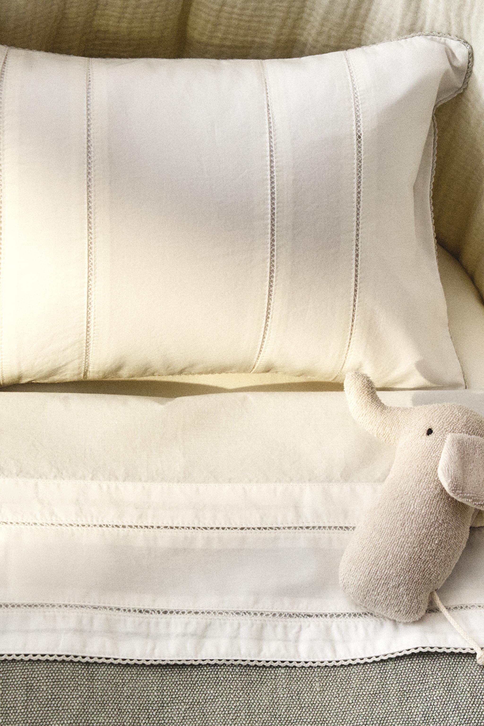 HEMSTITCHED POPLIN MINI CRIB SHEET SET