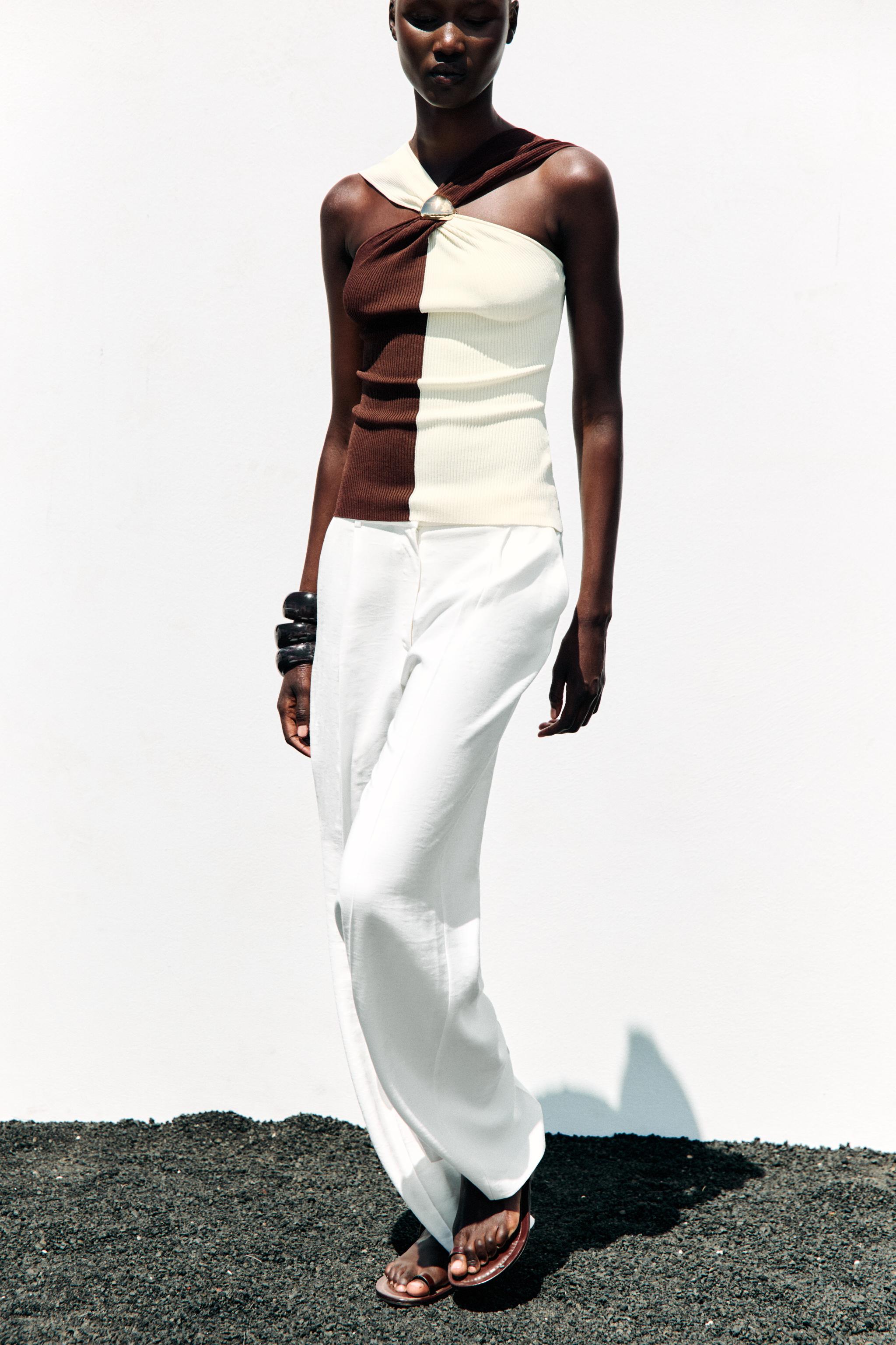 HALTER TOP WITH HARDWARE DETAIL