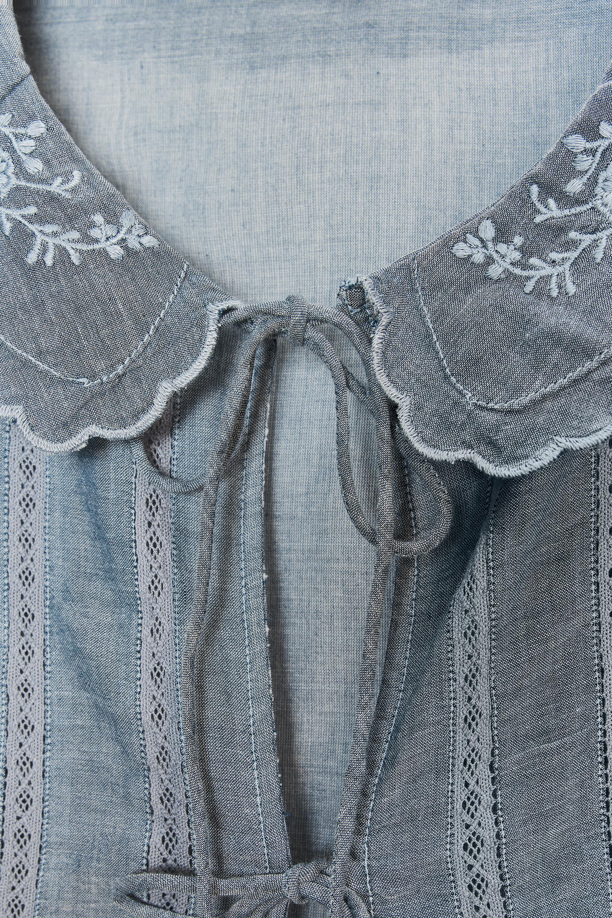 EMBROIDERED CROP SHIRT