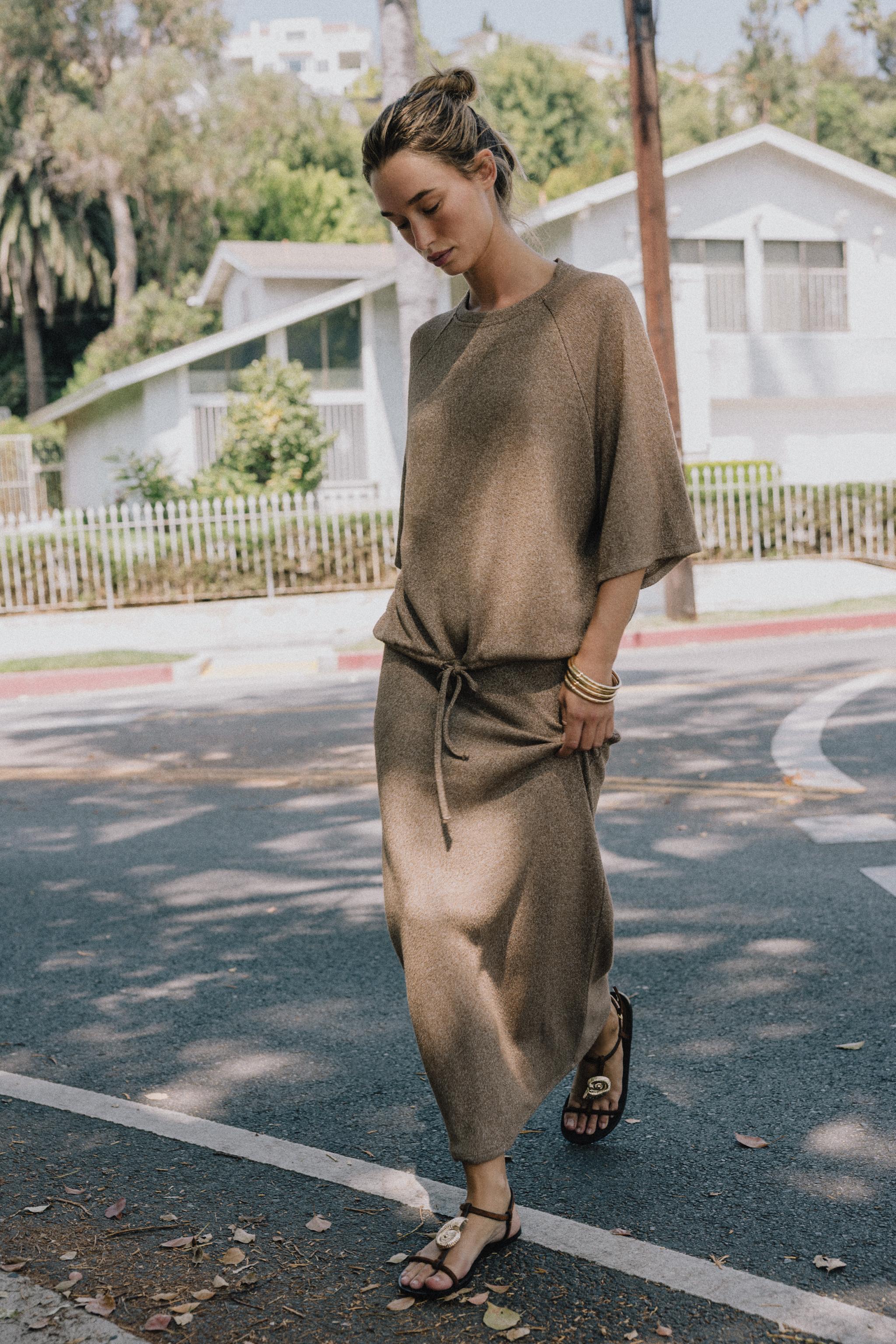 STRAIGHT CUT KNIT SKIRT