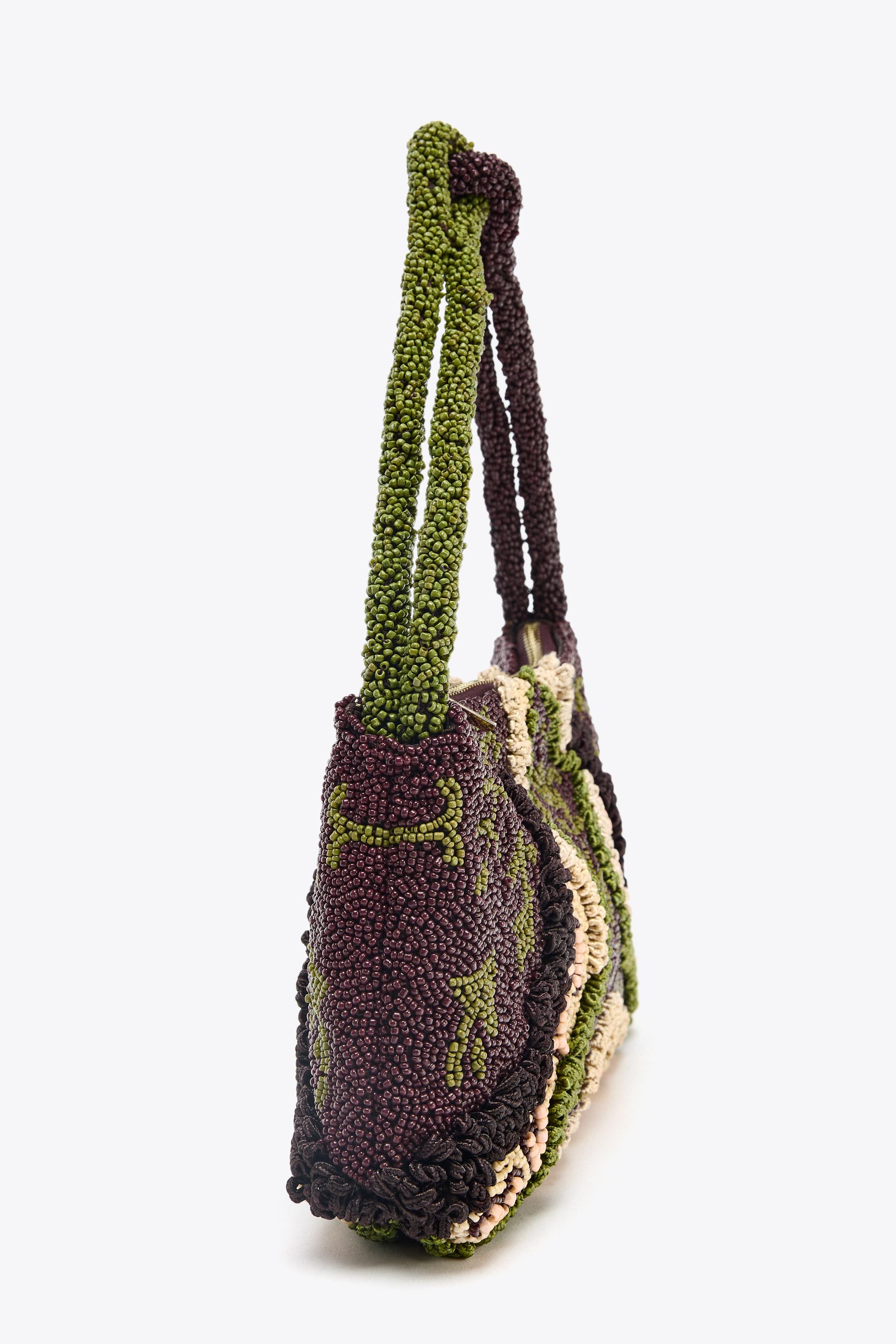 BAG WITH EMBROIDERED DETAILS