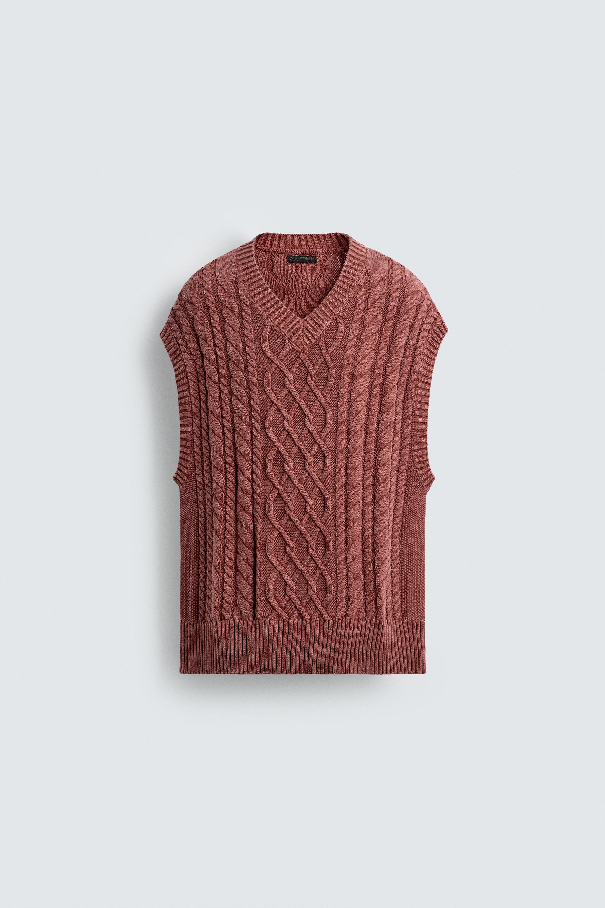 CABLE KNIT TEXTURED VEST