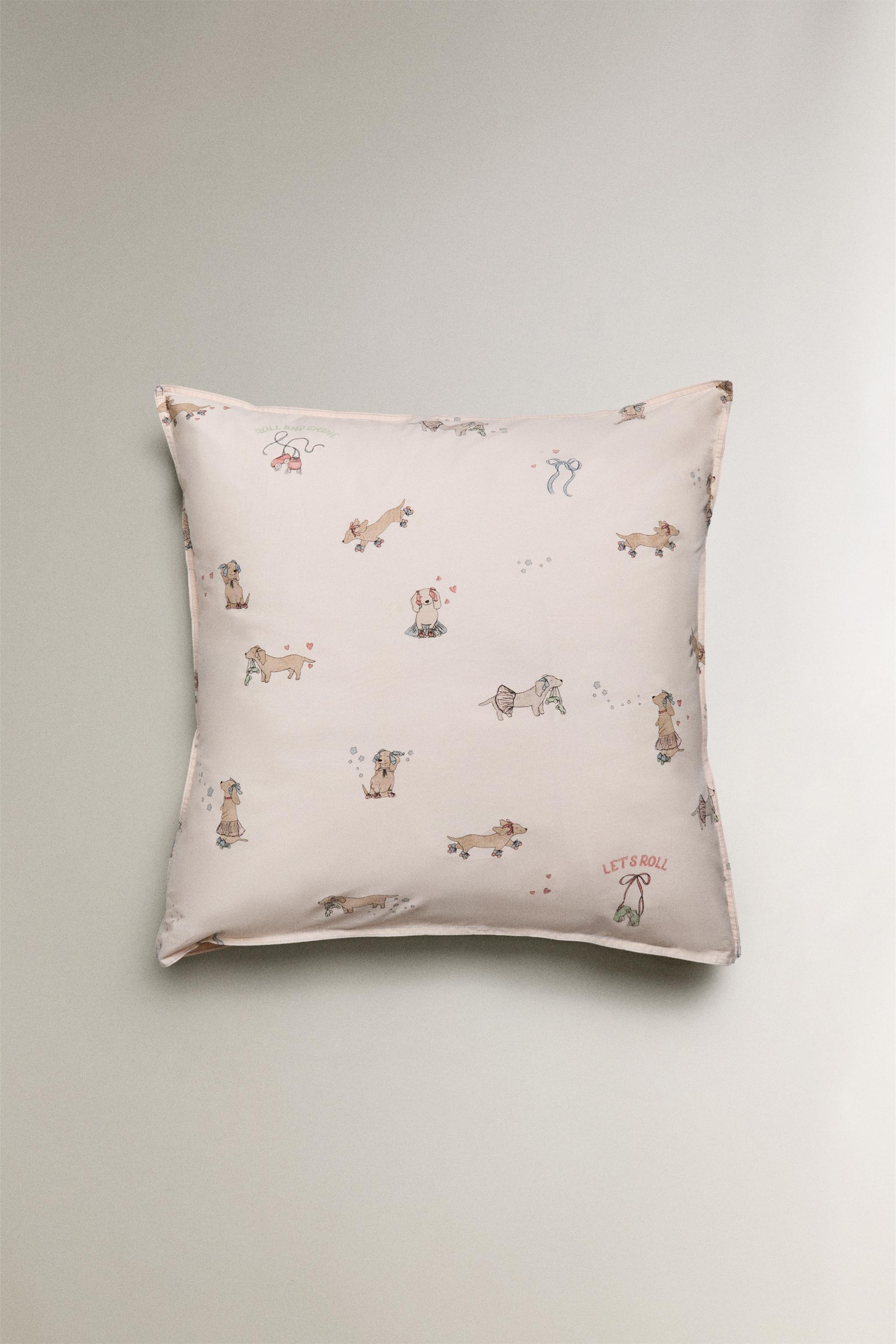 CHILDREN'S SKATING DOG PILLOWCASE