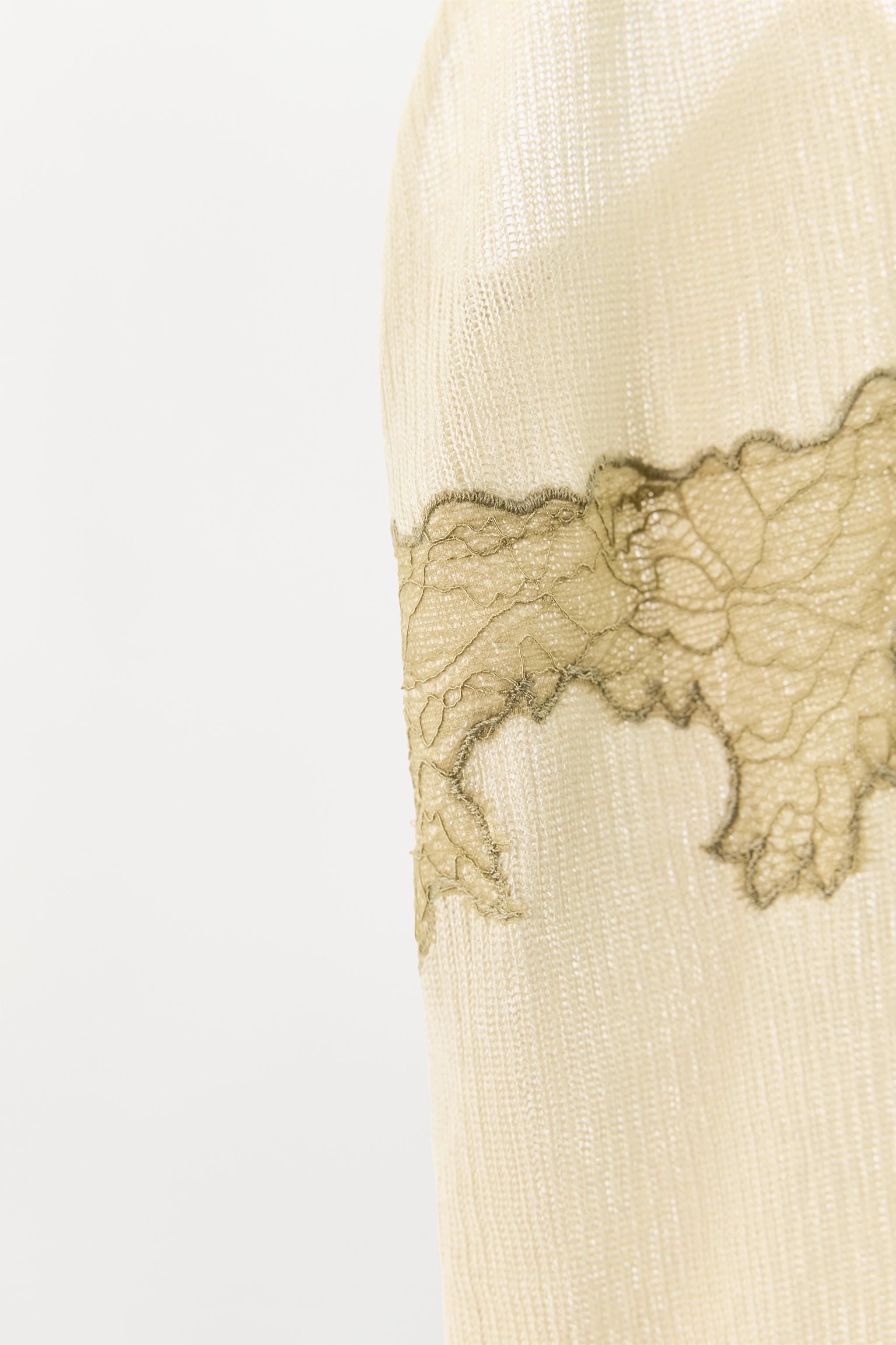 COMBINATION KNIT LACE TOP