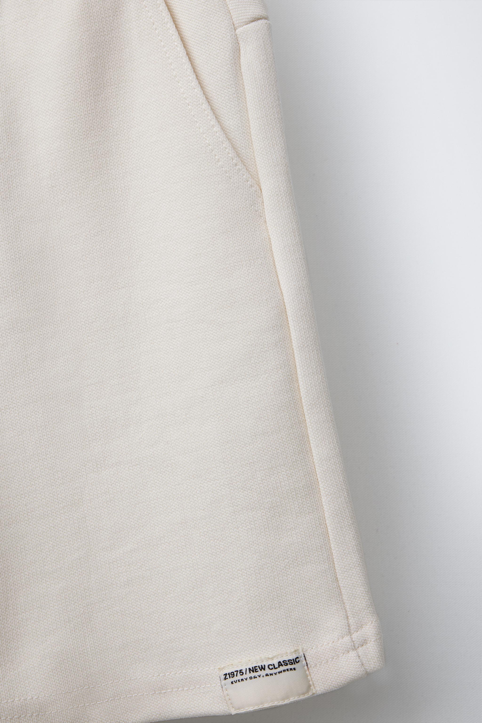 COMFORT STRAIGHT PLUSH SHORTS