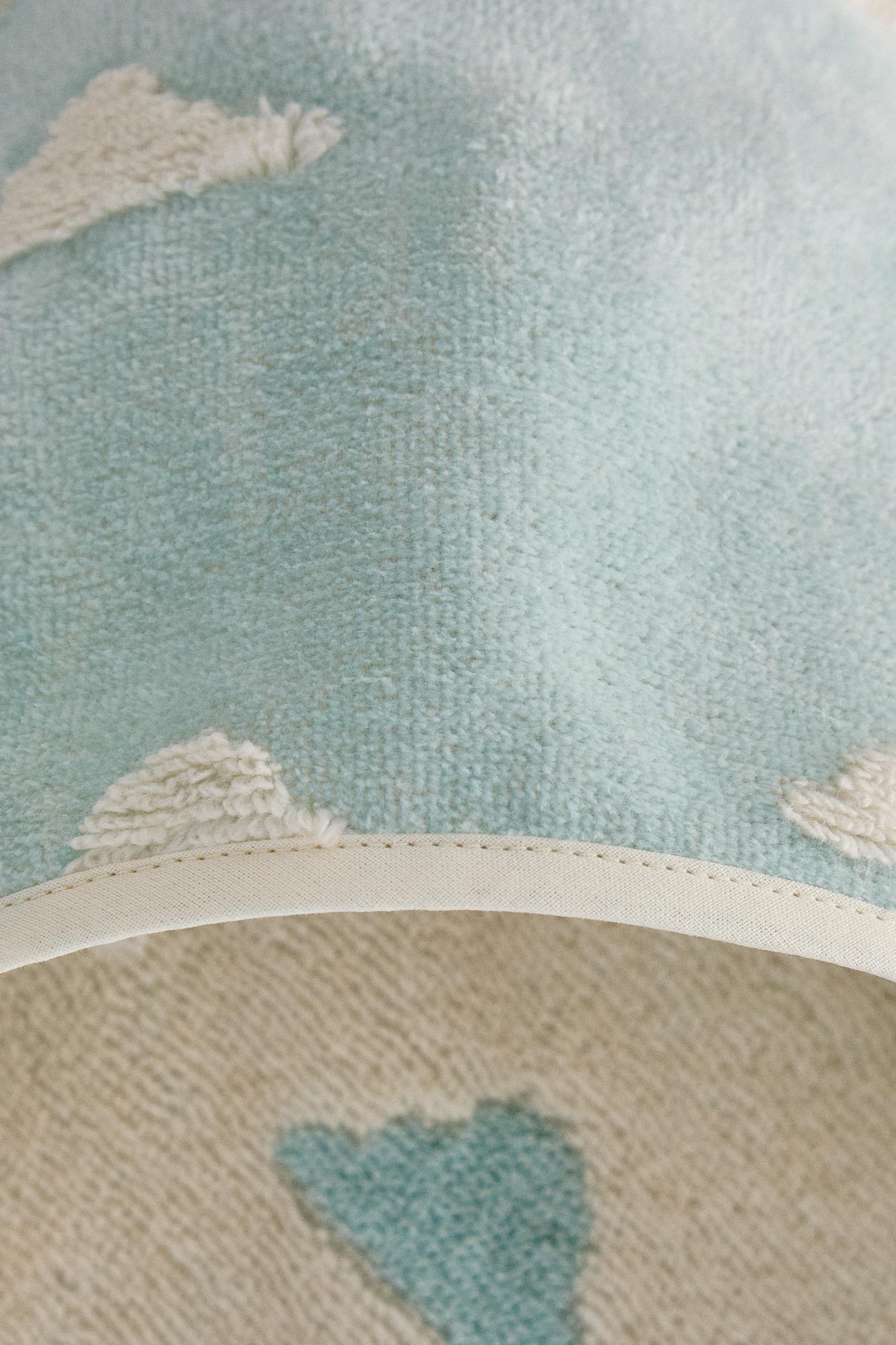 HOODED CLOUD PRINT BATH TOWEL