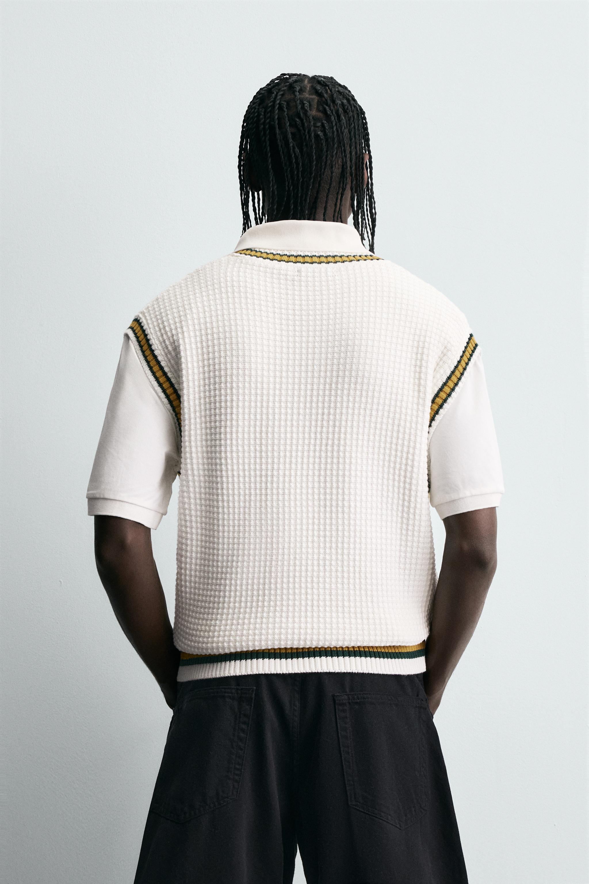 CONTRAST STRIPE KNIT VEST