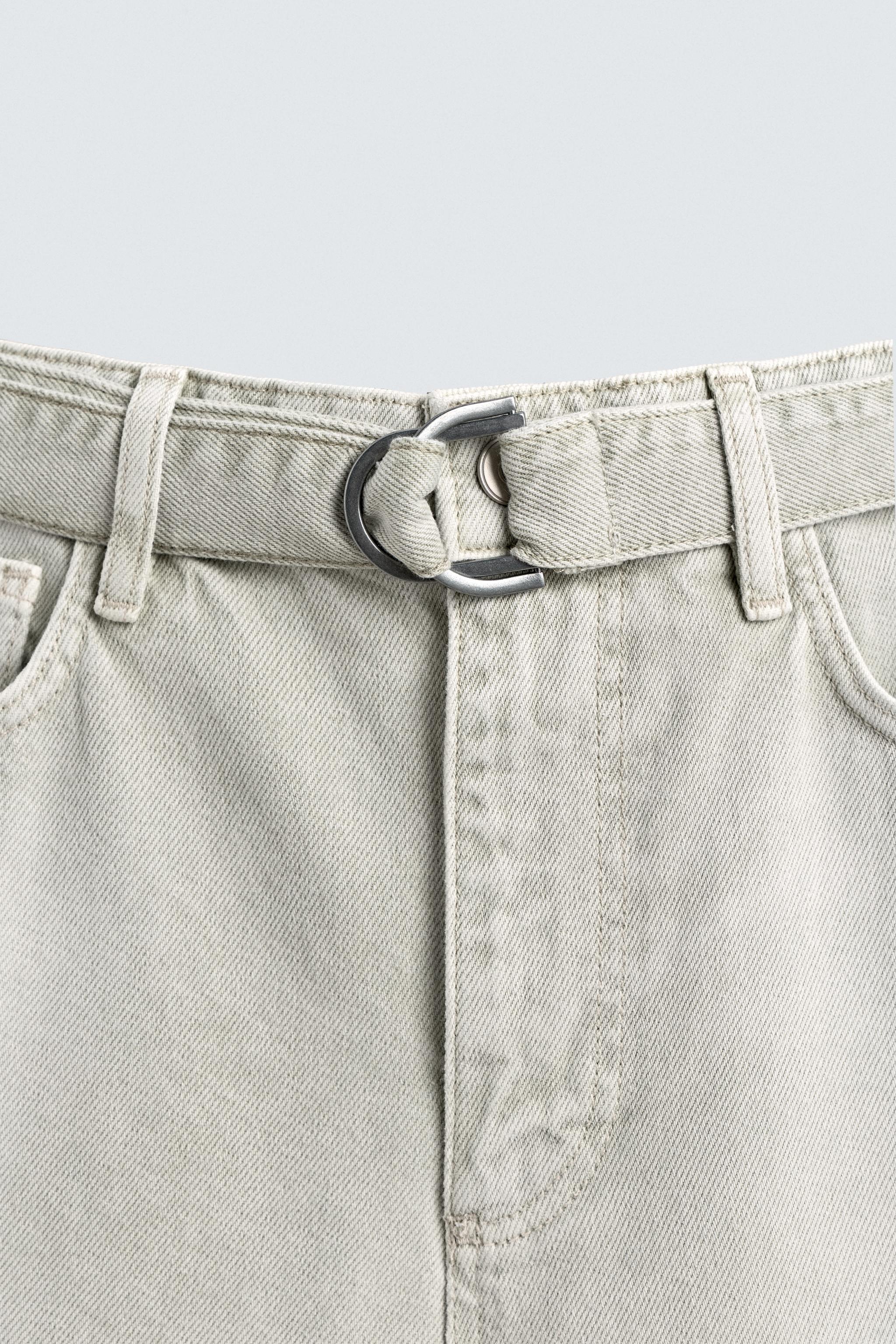 RELAXED FIT BELTED JEANS