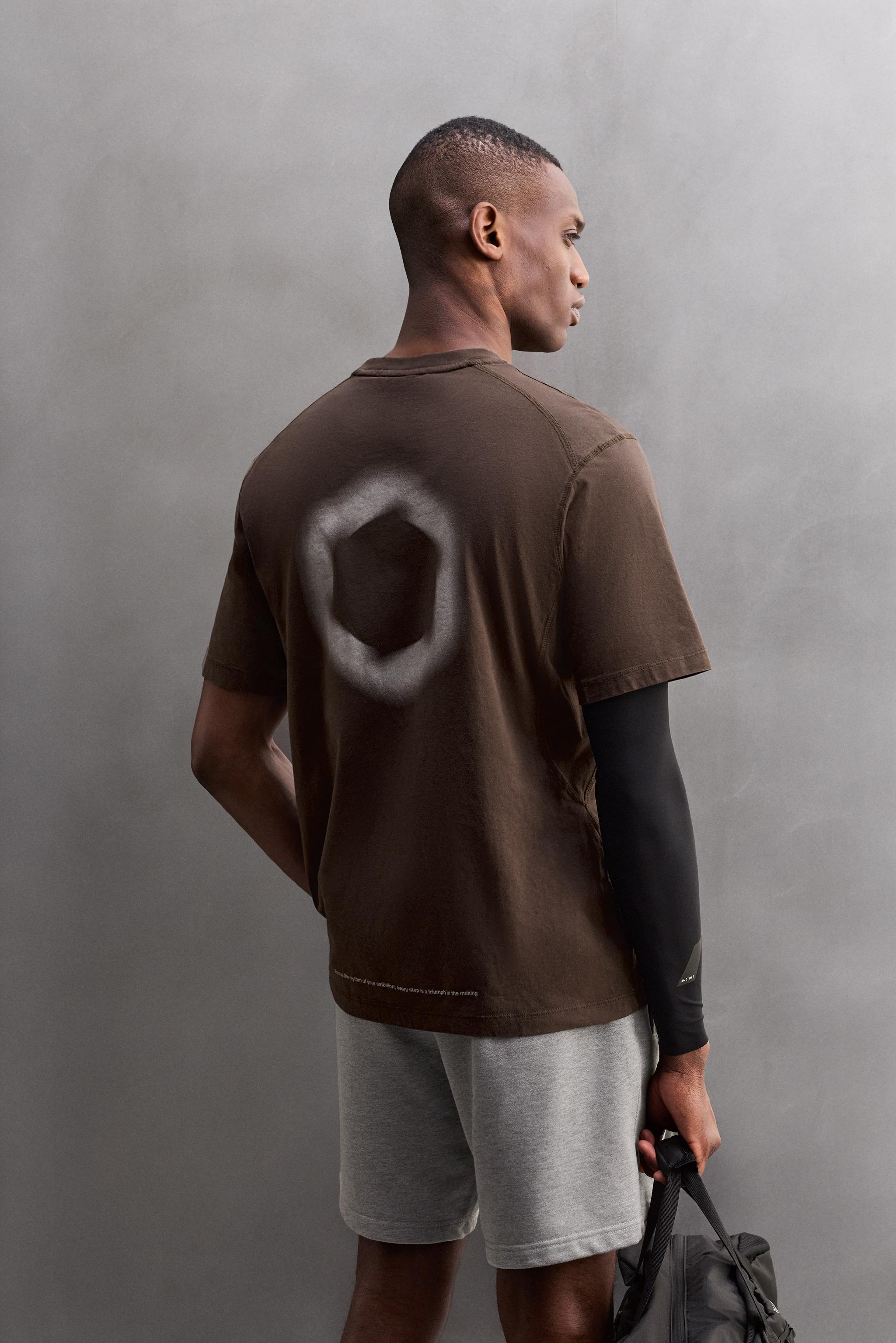 RUNNING GRAPHIC PRINT T-SHIRT