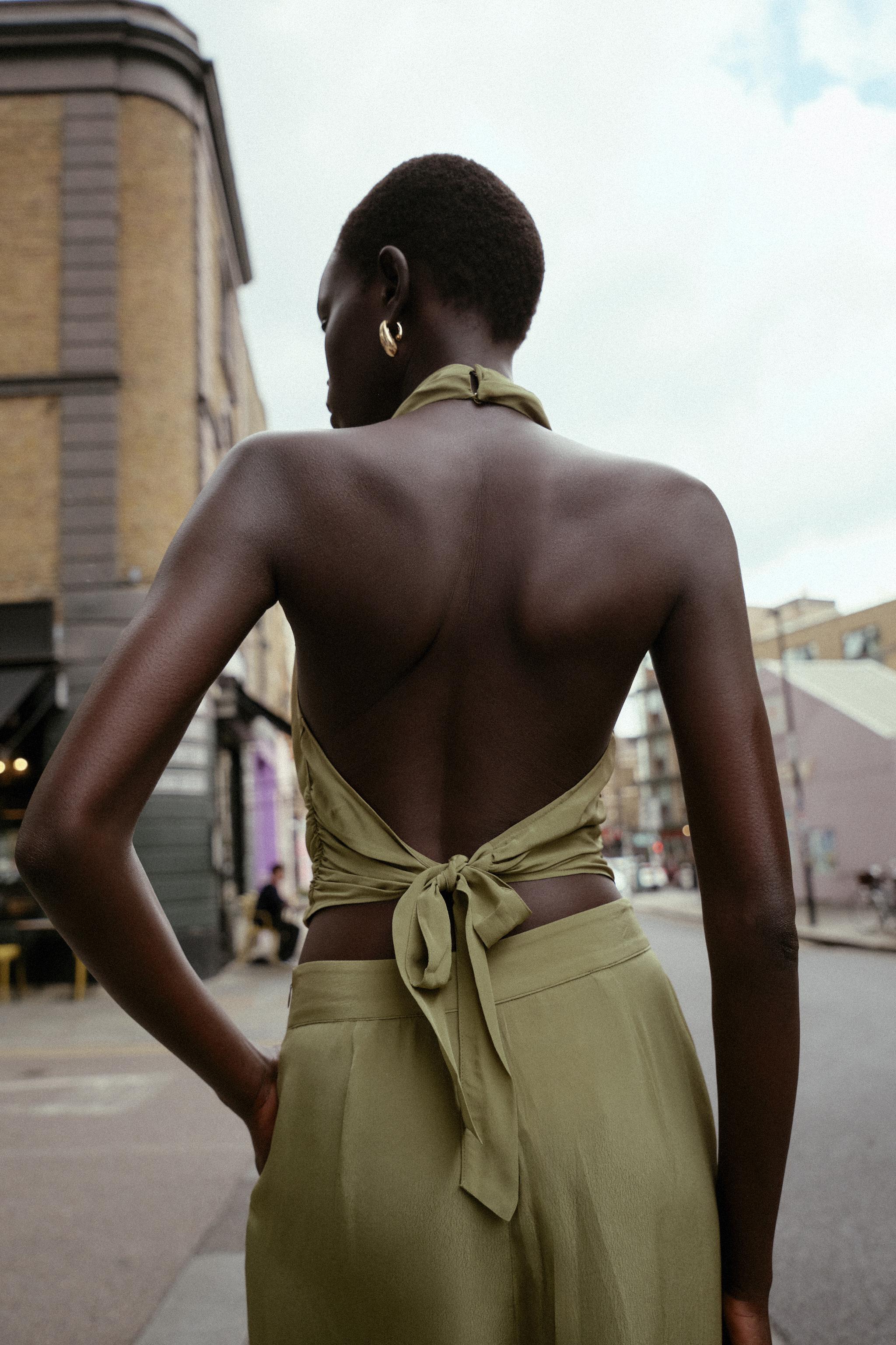 HALTER TOP GOLD HARDWARE TIE BACK