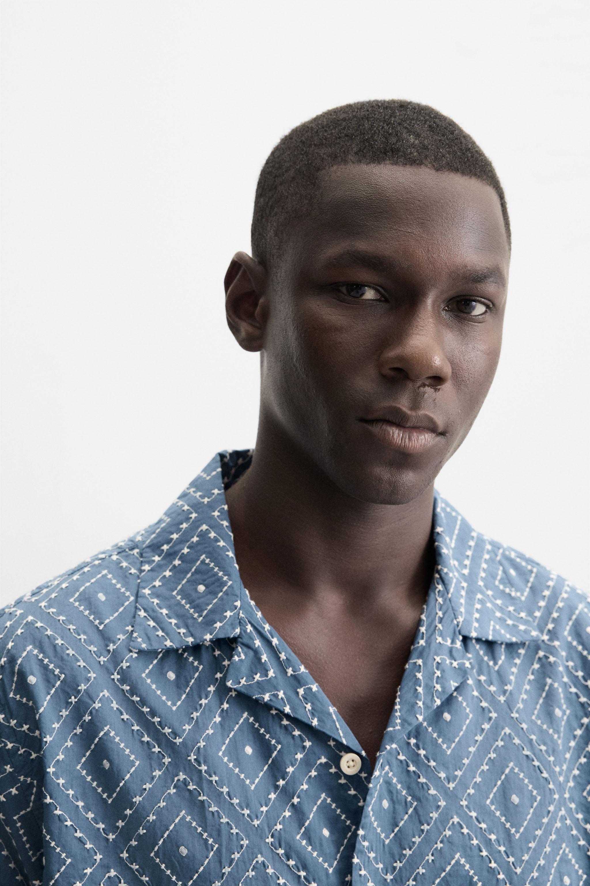 CONTRAST EMBROIDERY SHIRT