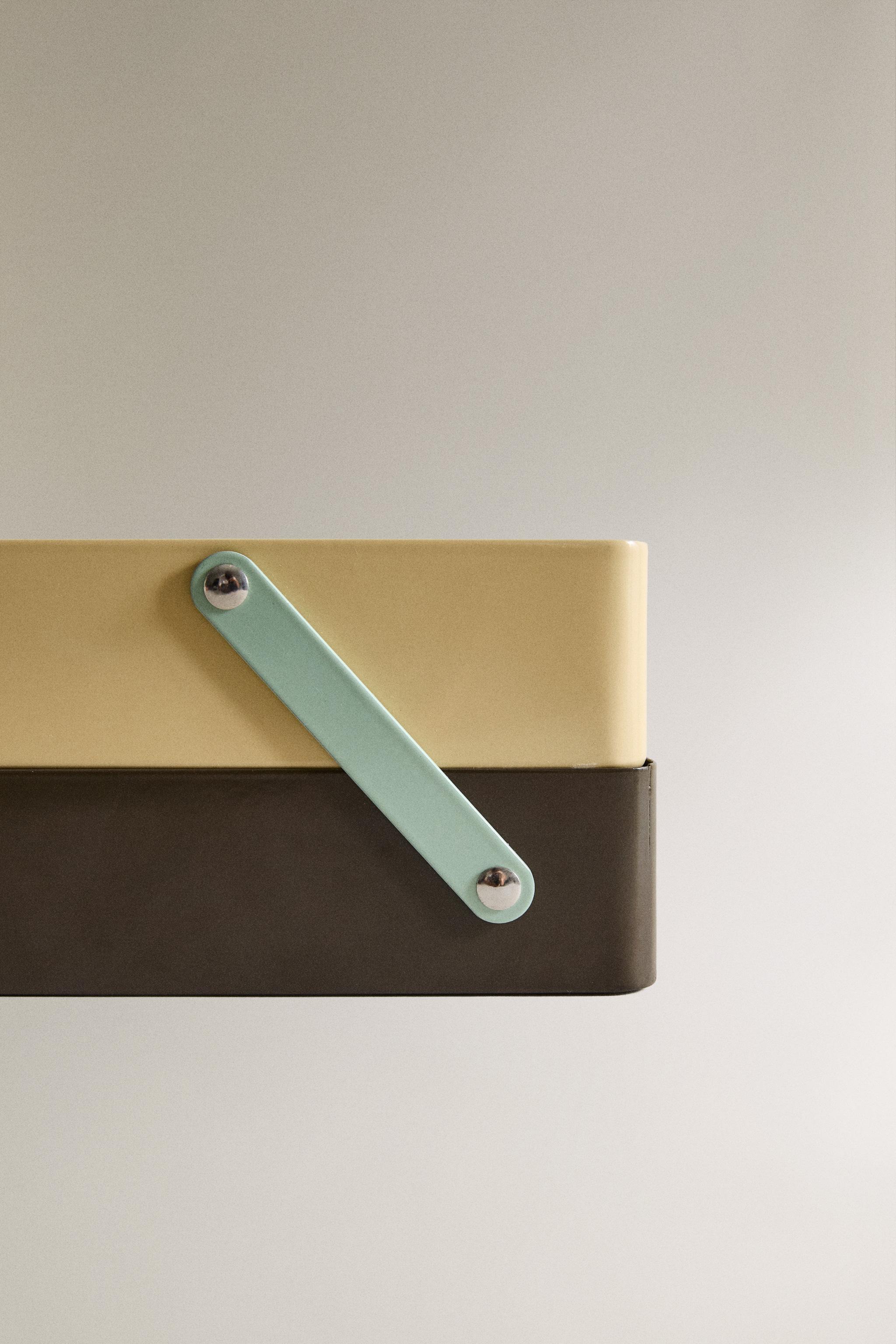 CHILDREN'S METAL DESK TRAY