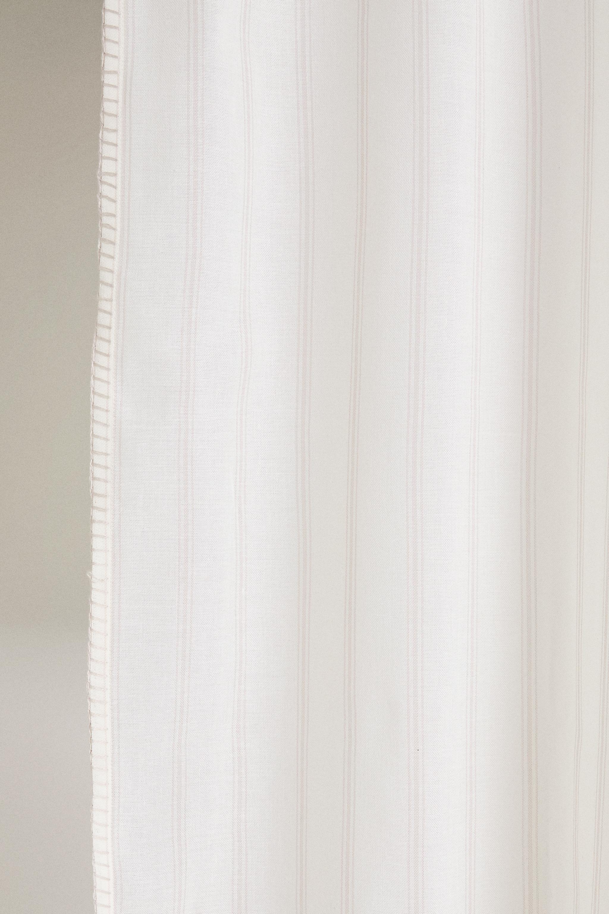 CHILDREN'S STRIPED CURTAIN