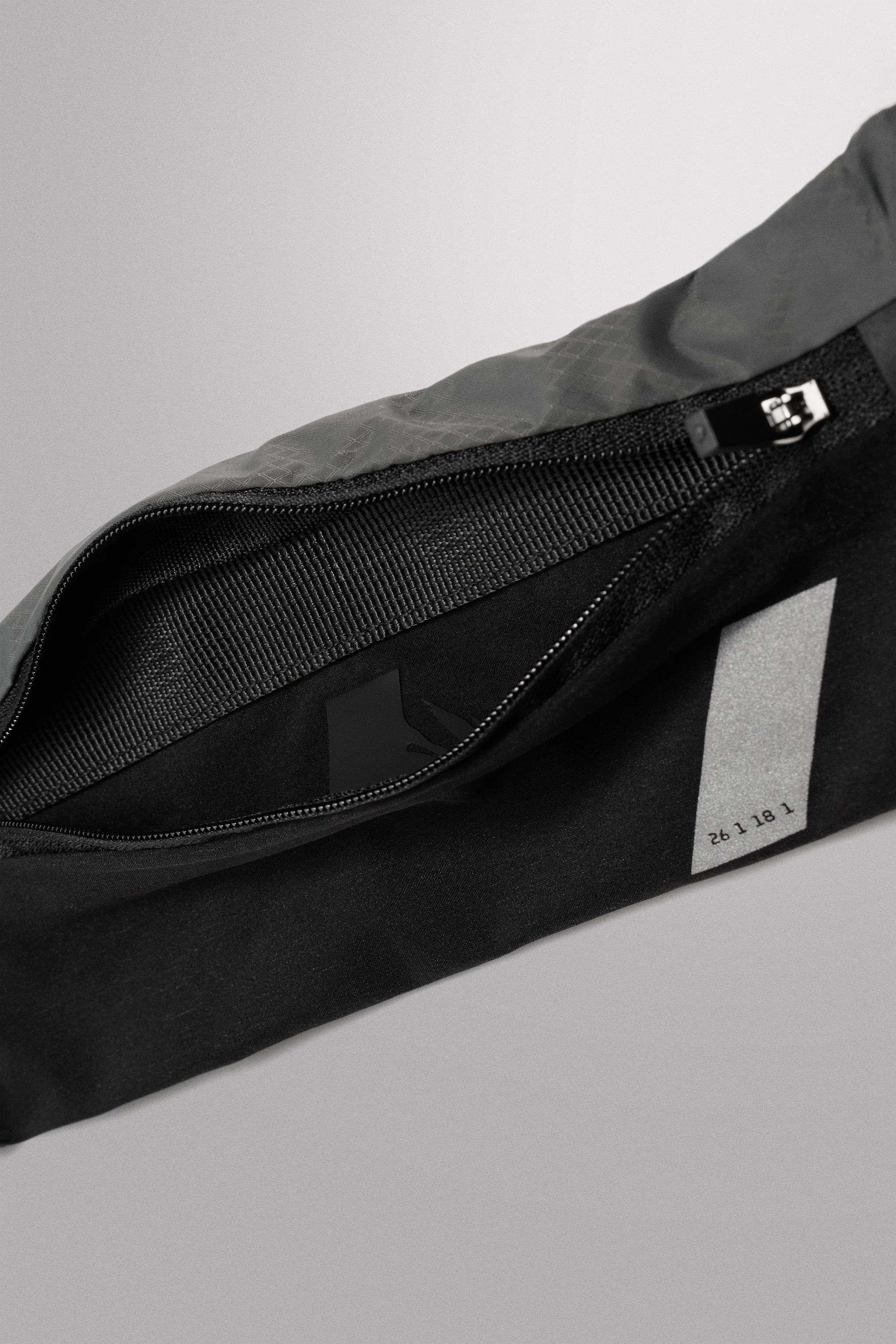 TECHNICAL SPORT BELT BAG
