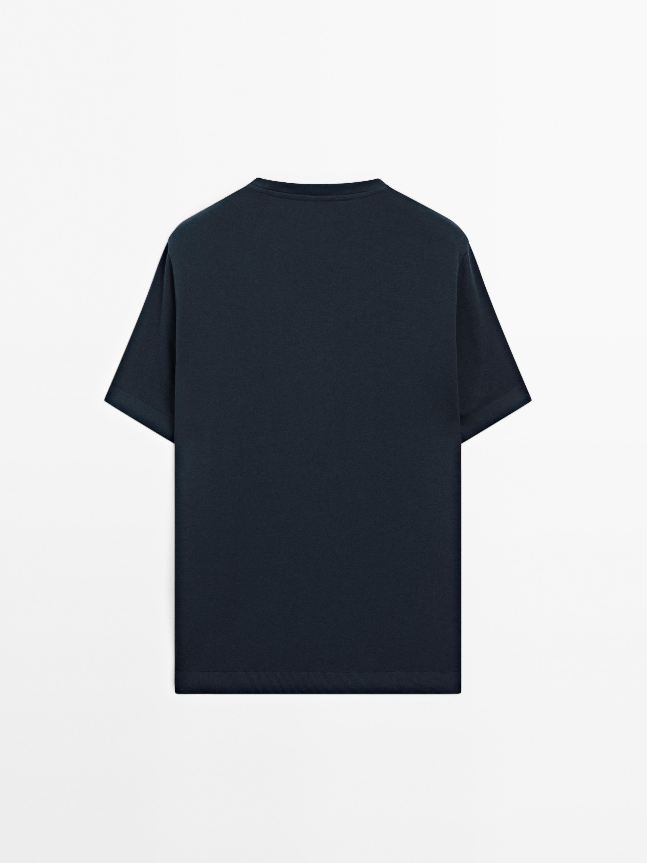 100% cotton T-shirt with ribbed trims