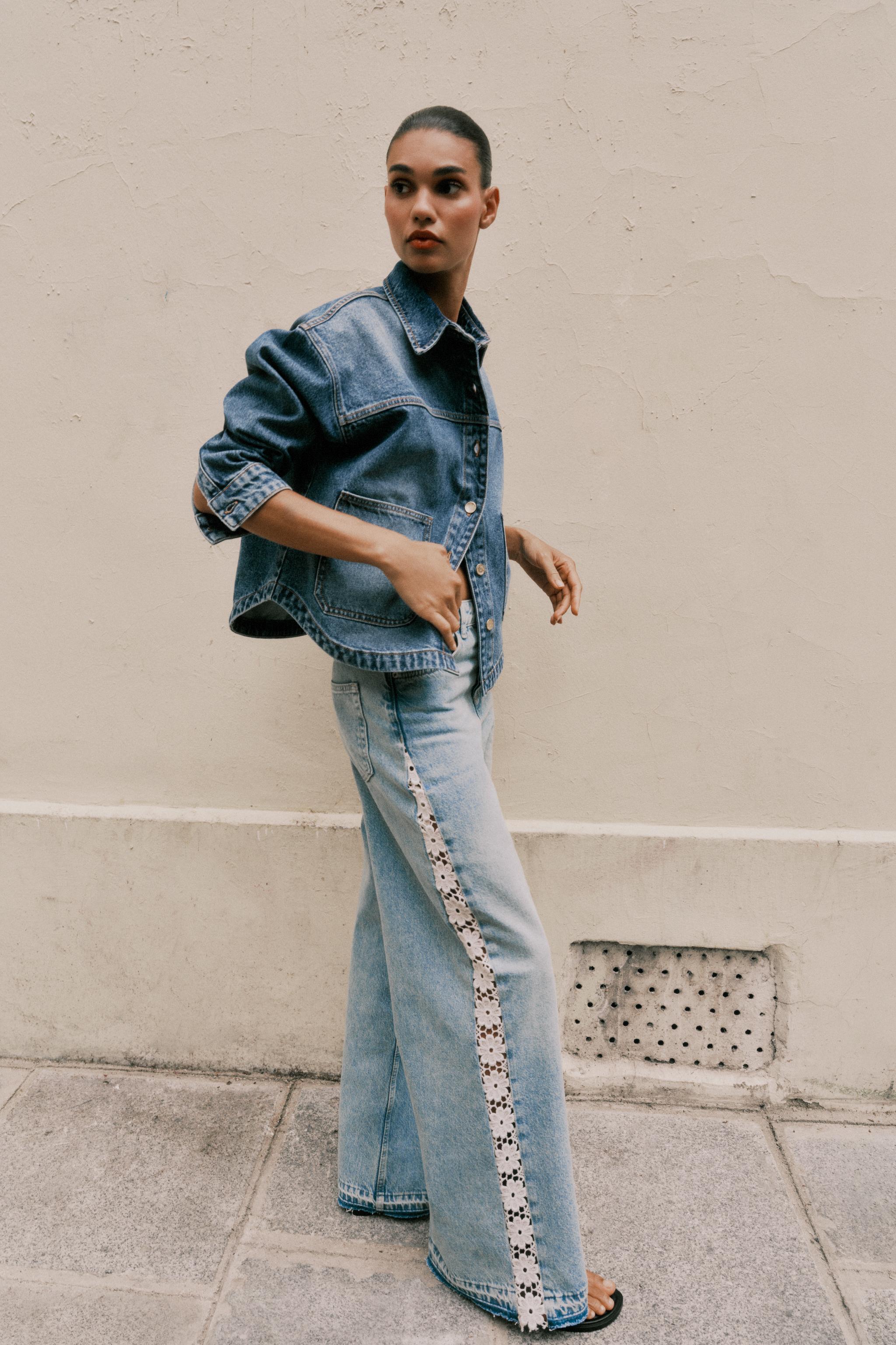 Z1975 HIGH WAIST WIDE LEG JEANS WITH CROCHET DETAIL