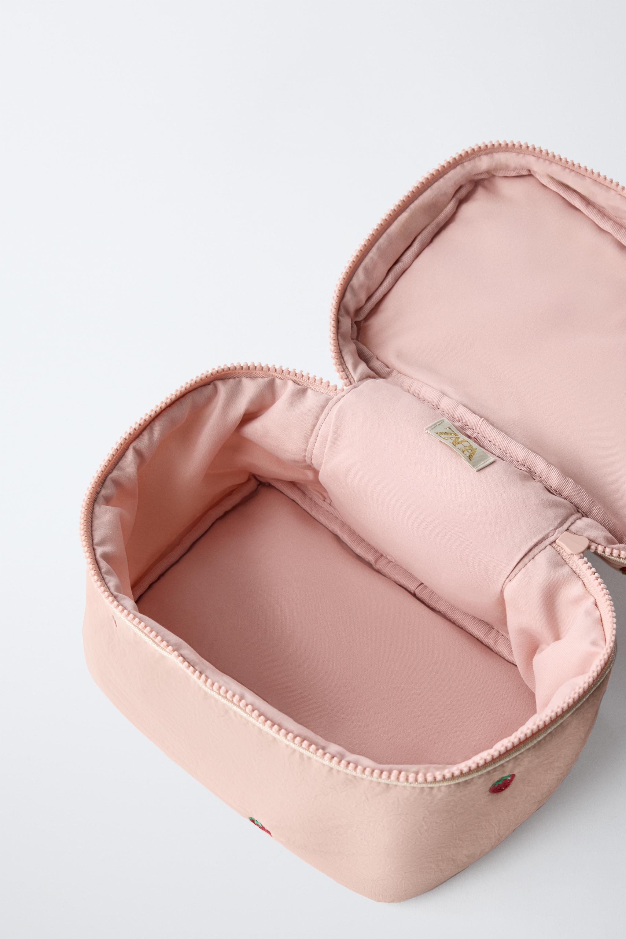 STRAWBERRY TOILETRY BAG