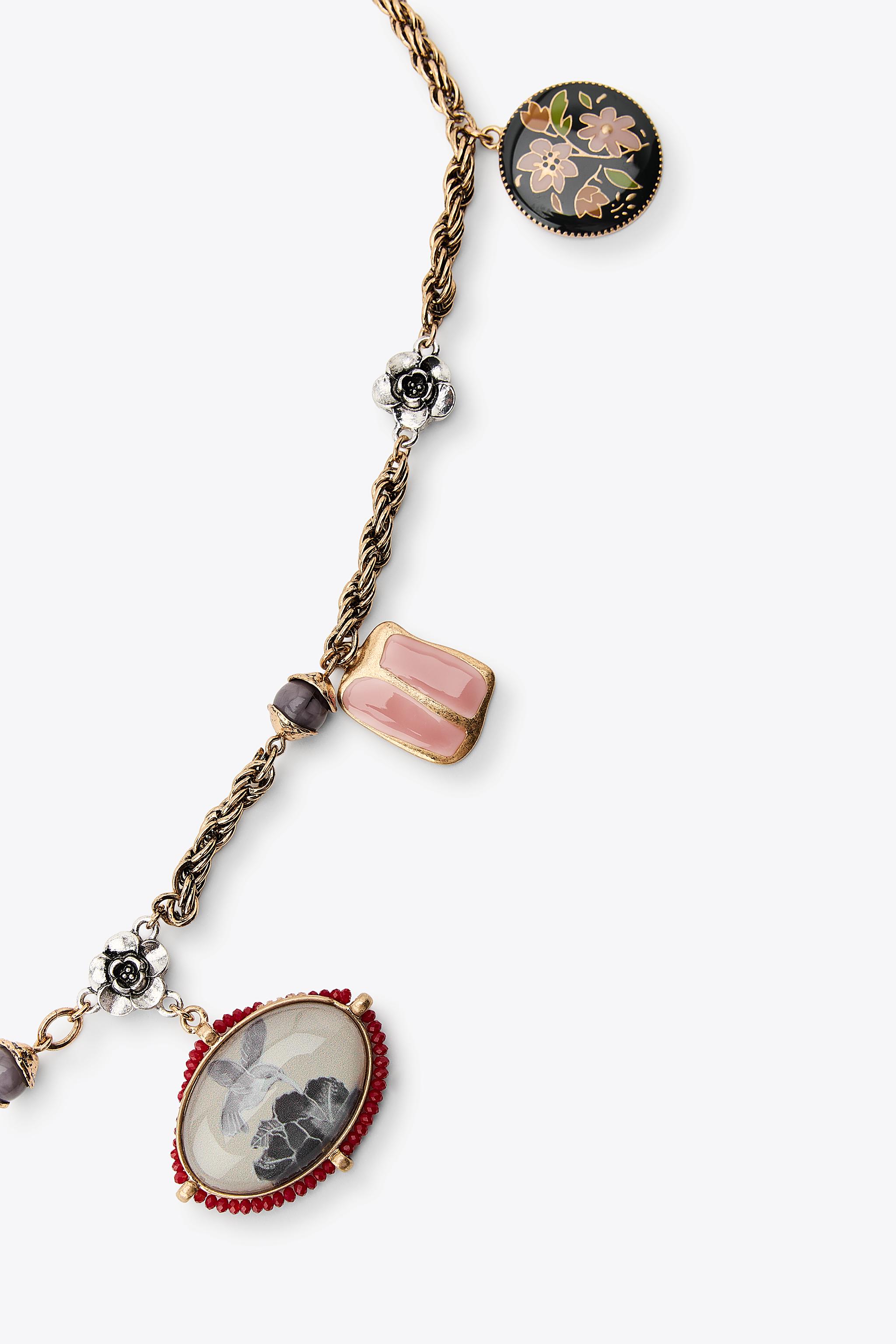 RESIN CHARM LINK BELT