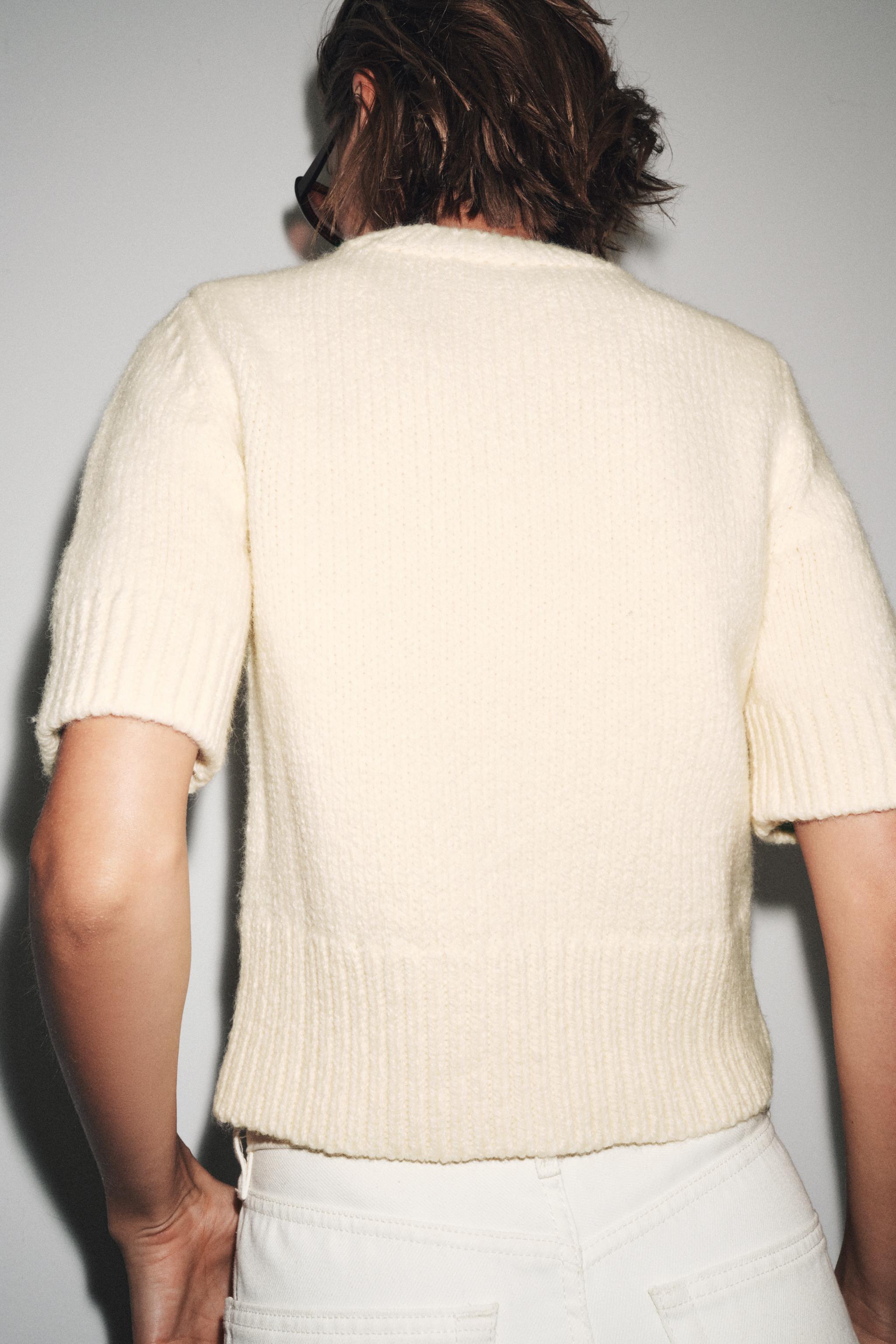 SHORT SLEEVE KNIT SWEATER