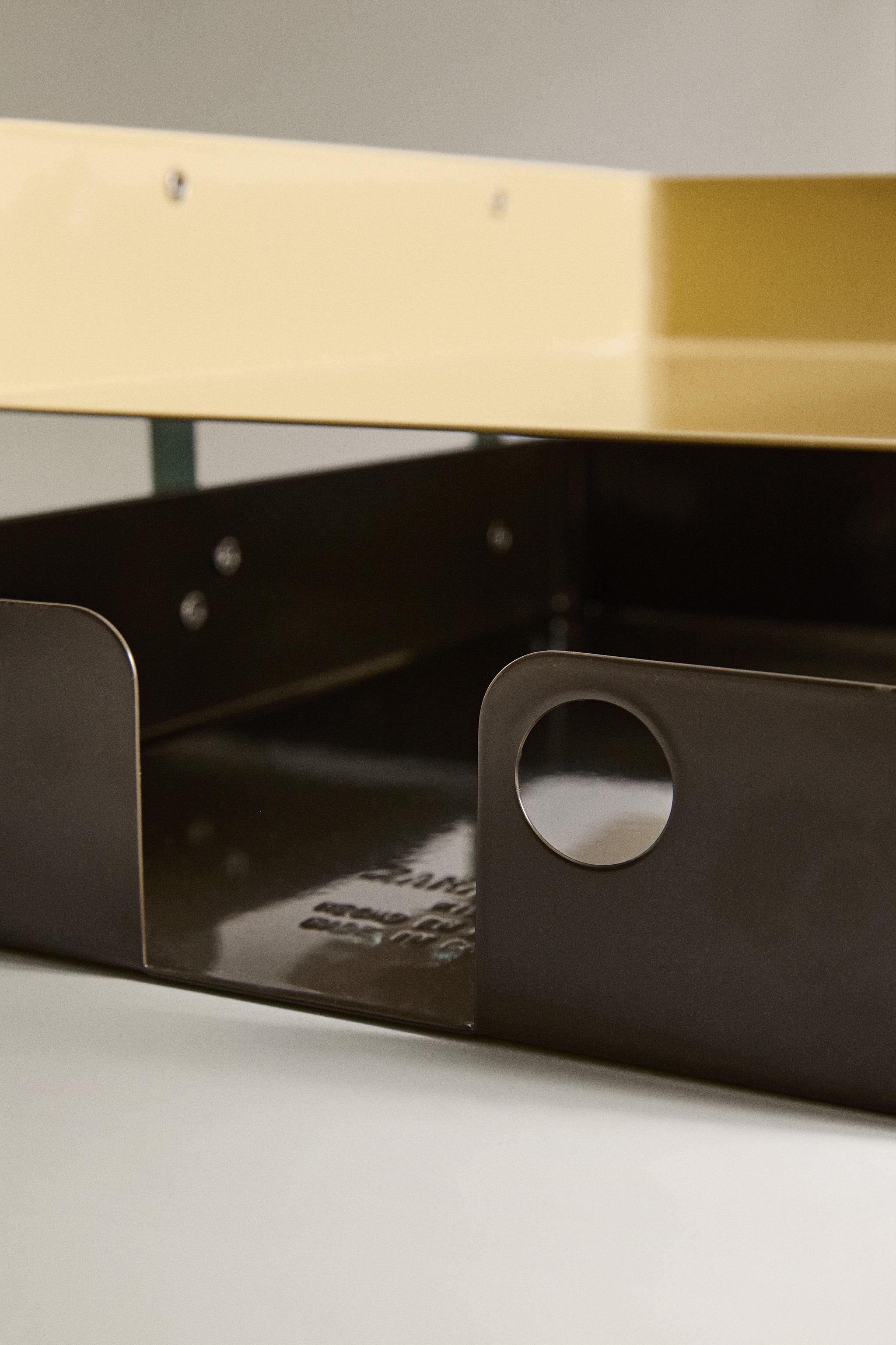 CHILDREN'S METAL DESK TRAY