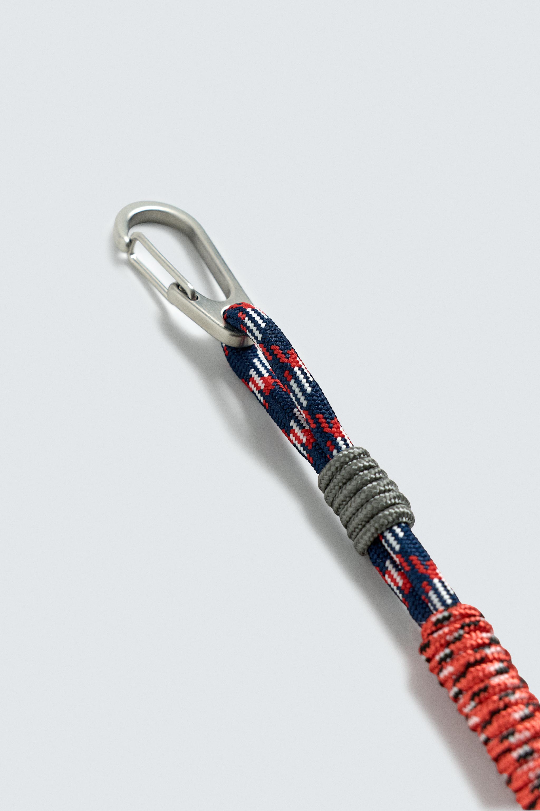 CONTRAST ROPE KEYCHAIN