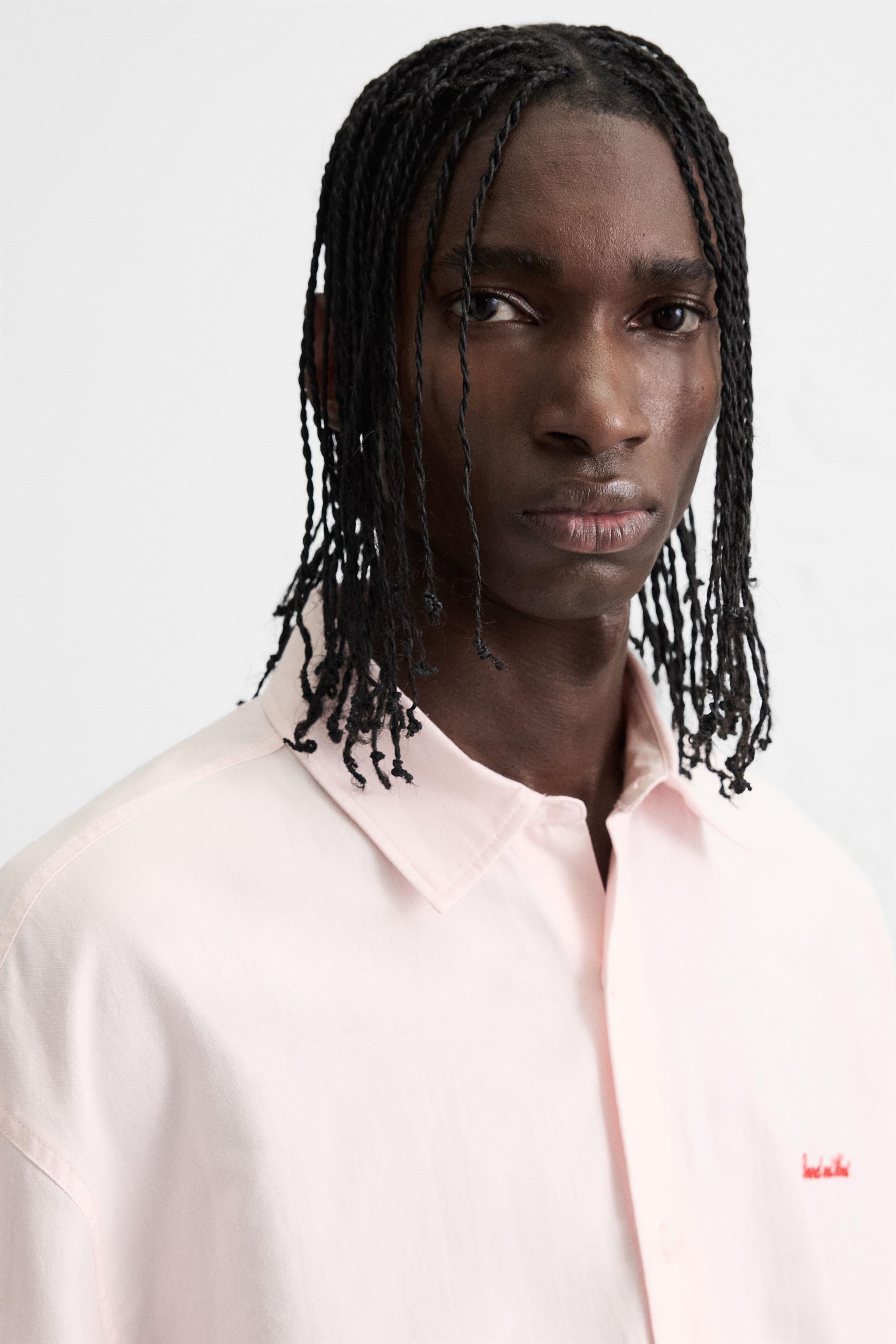 CONTRAST EMBROIDERY SHIRT