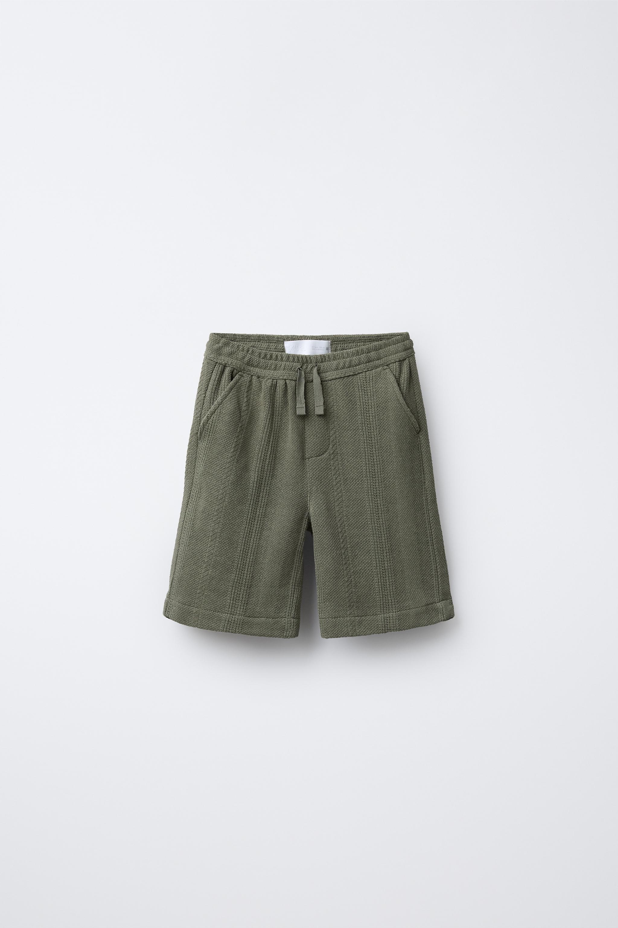 TEXTURED STRAIGHT SHORTS