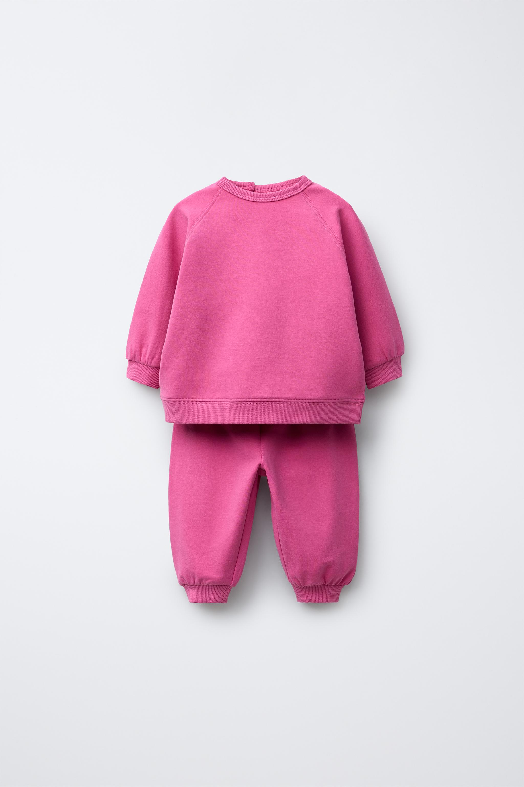 SWEATSHIRT AND JOGGER PANTS SET