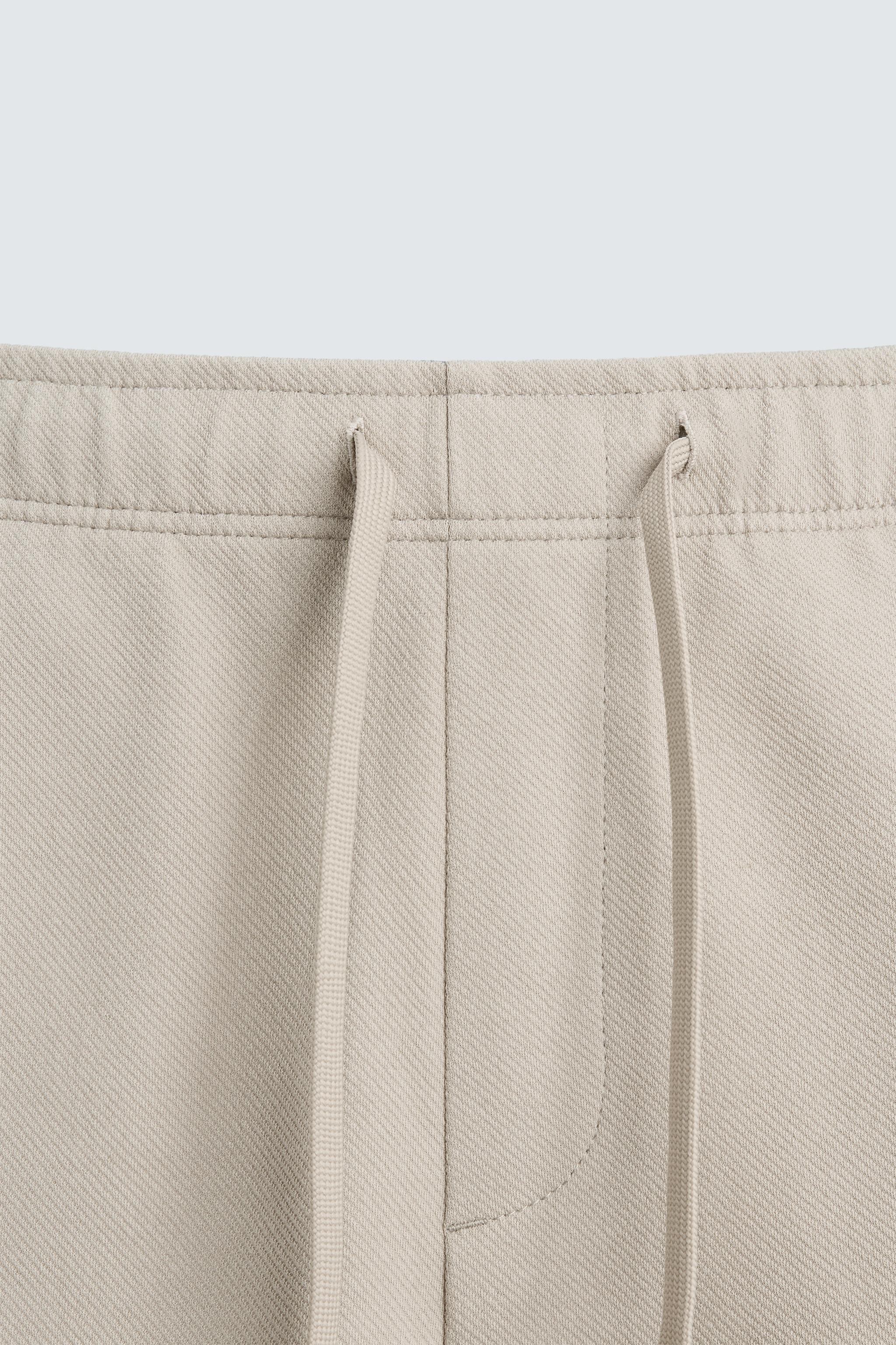 TEXTURED COMFORT SHORTS