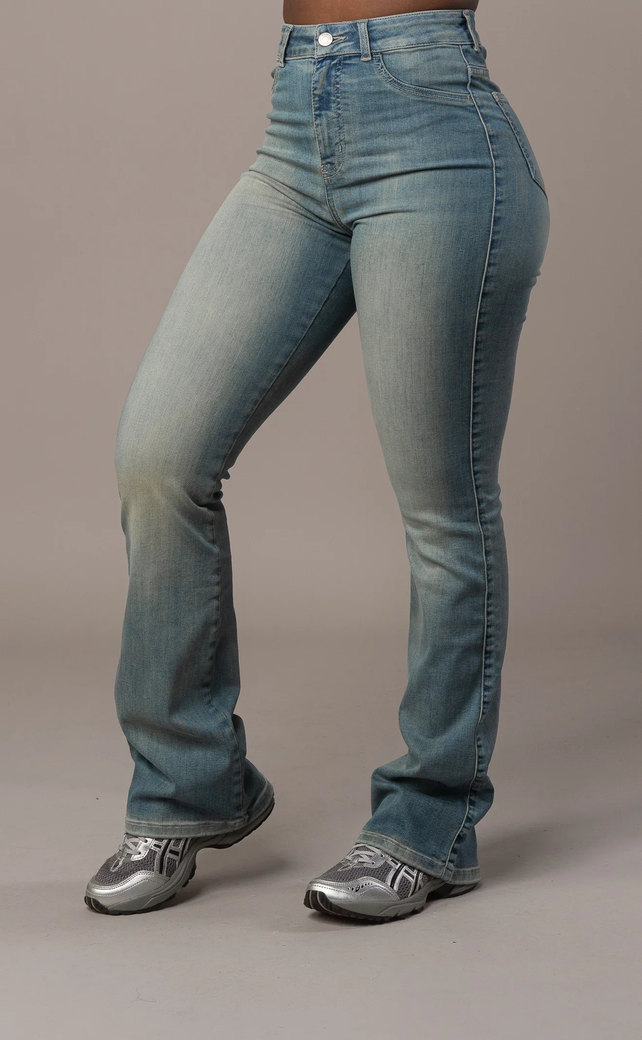 Womens Flared Fitjeans - Distorted Blue