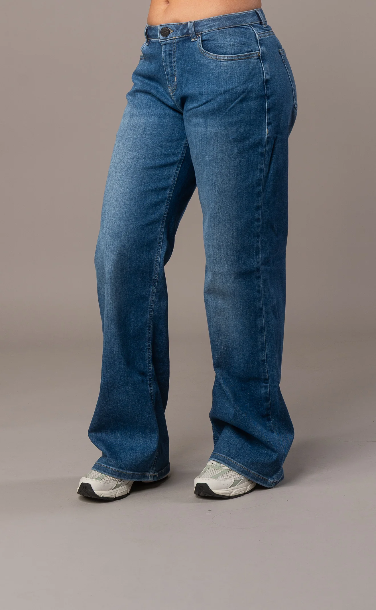 Womens Baggy Low Waisted Fitjeans - Stonewashed Blue