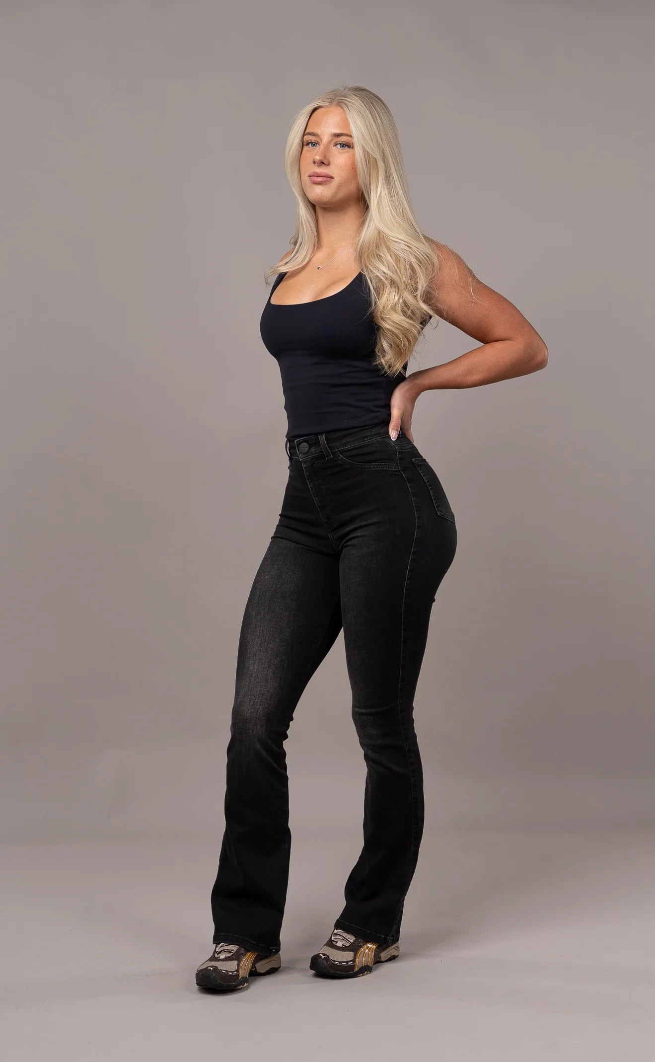 Womens Flared Fitjeans - Worn Black