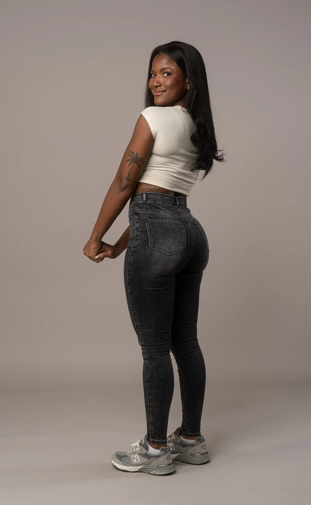 Womens Contour Fitjeans - Heavy Washed Black