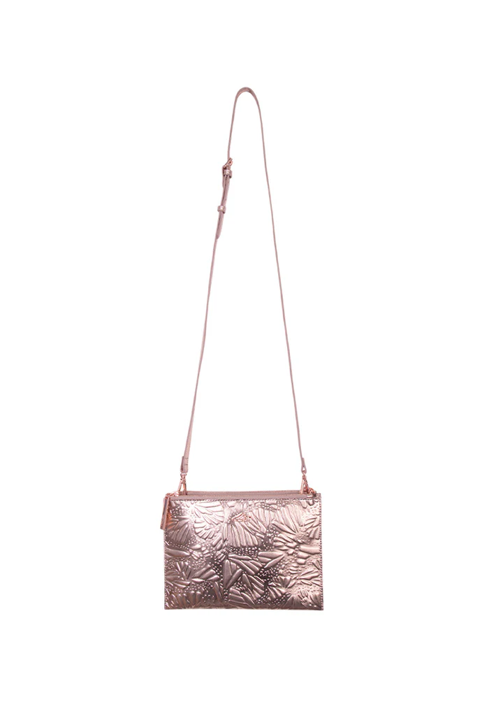 Crossbody Nikté de Piel Grabado Mariposa