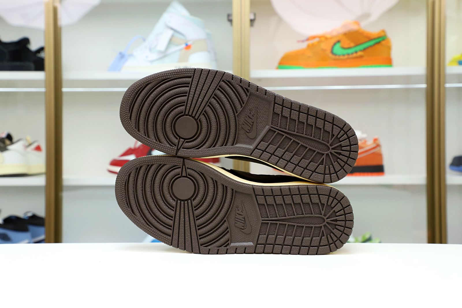 Unisex  Low OG Sneakers