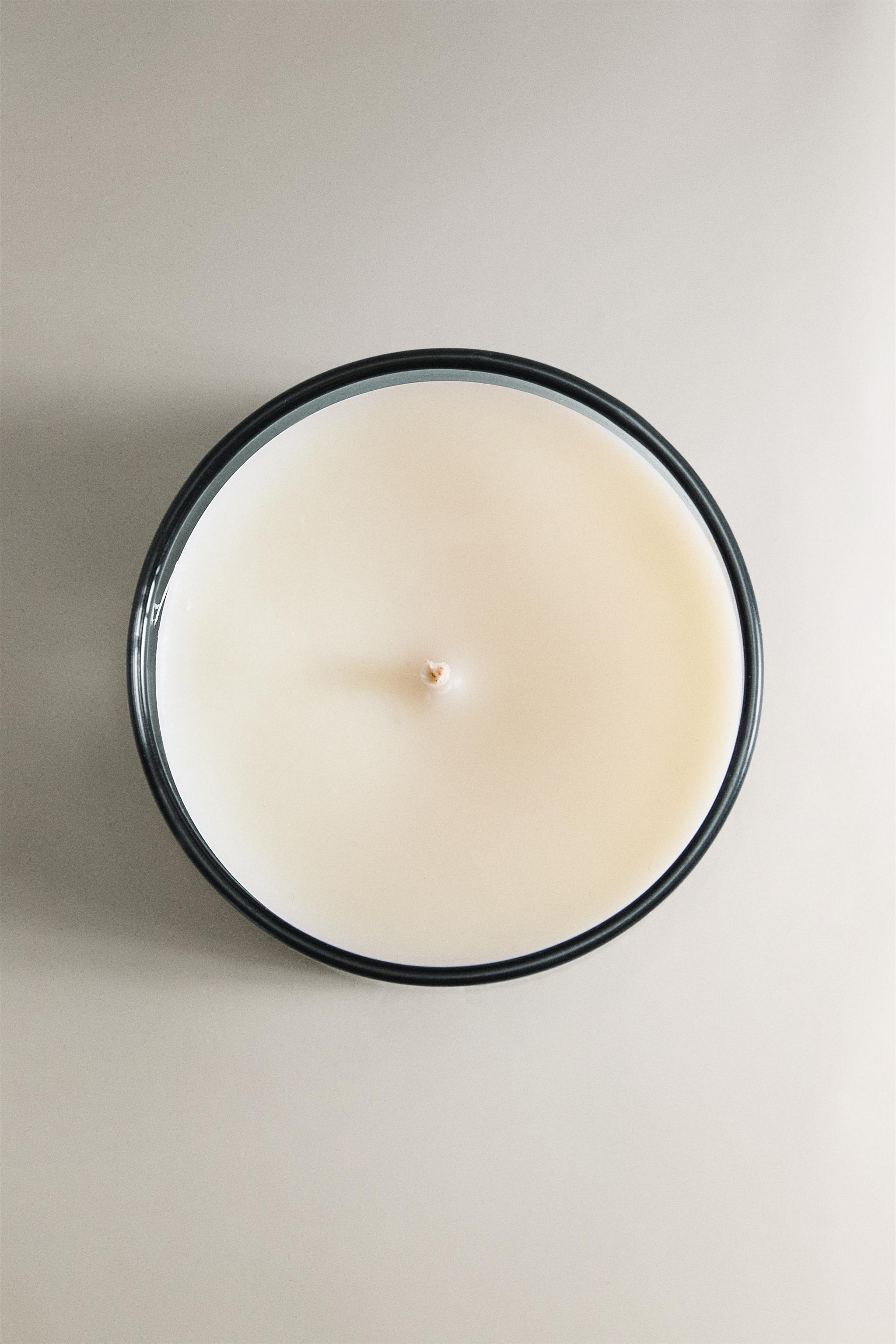(180 G) ÉCLAT DE LYS SCENTED CANDLE