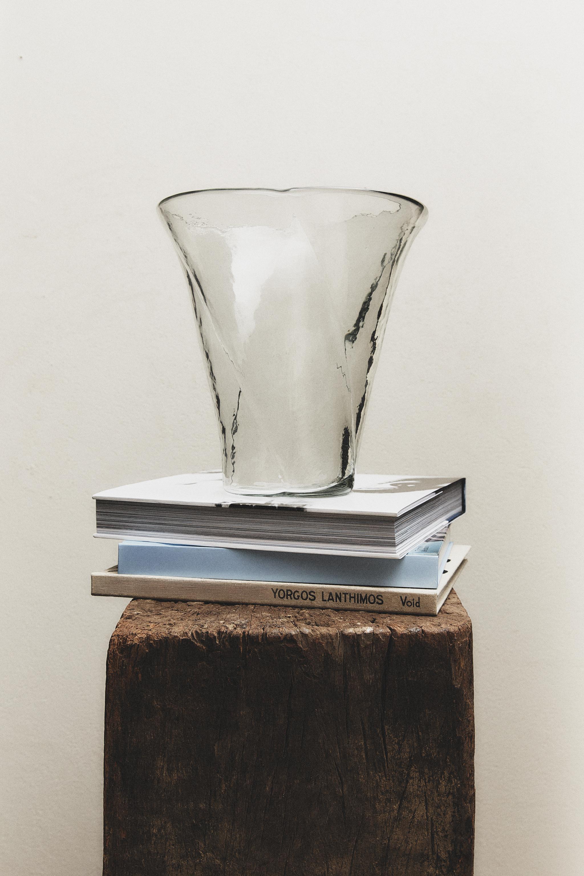 LARGE WAVY GLASS VASE