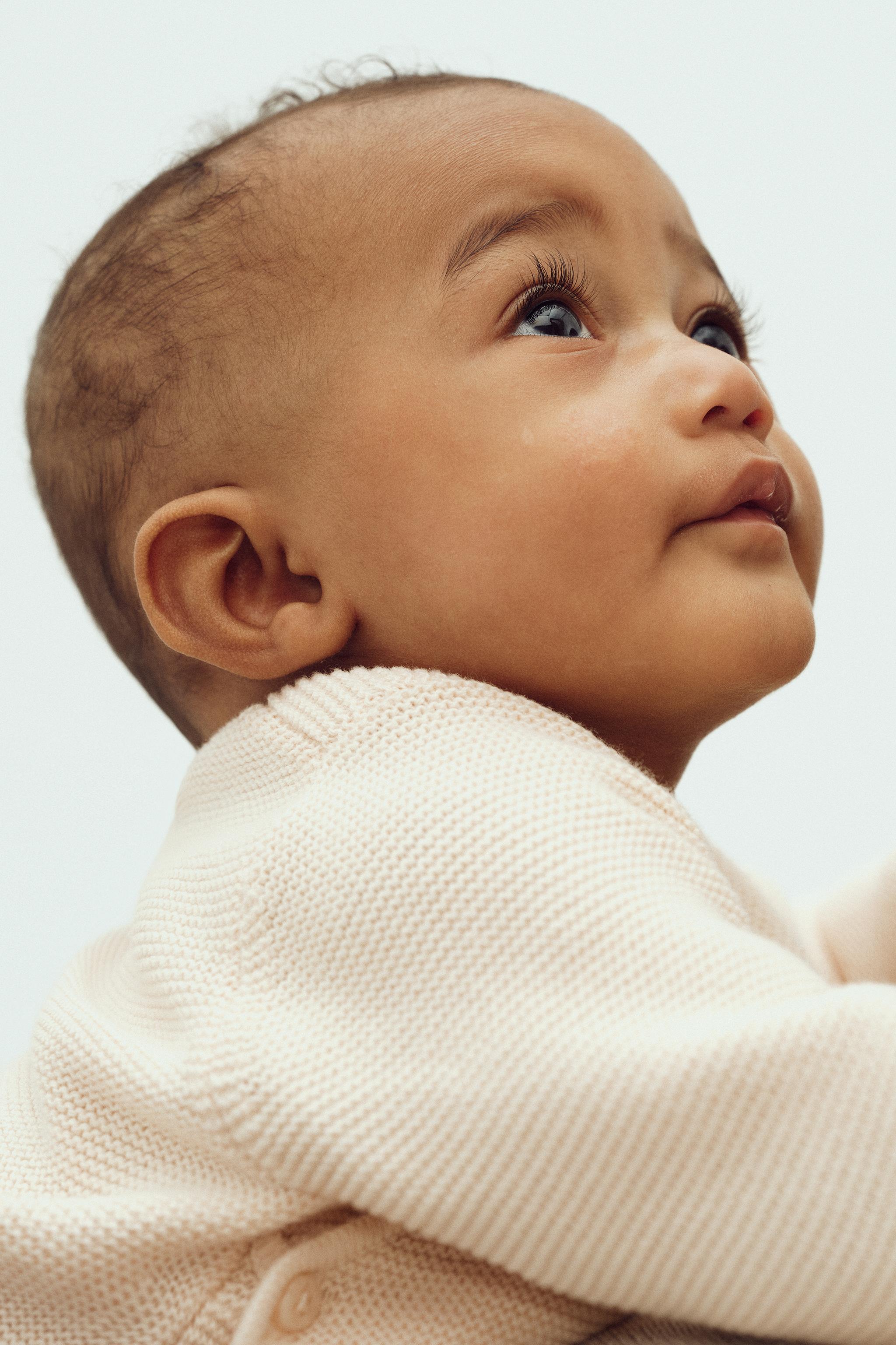 EMBROIDERED DUCKLING KNIT KIMONO