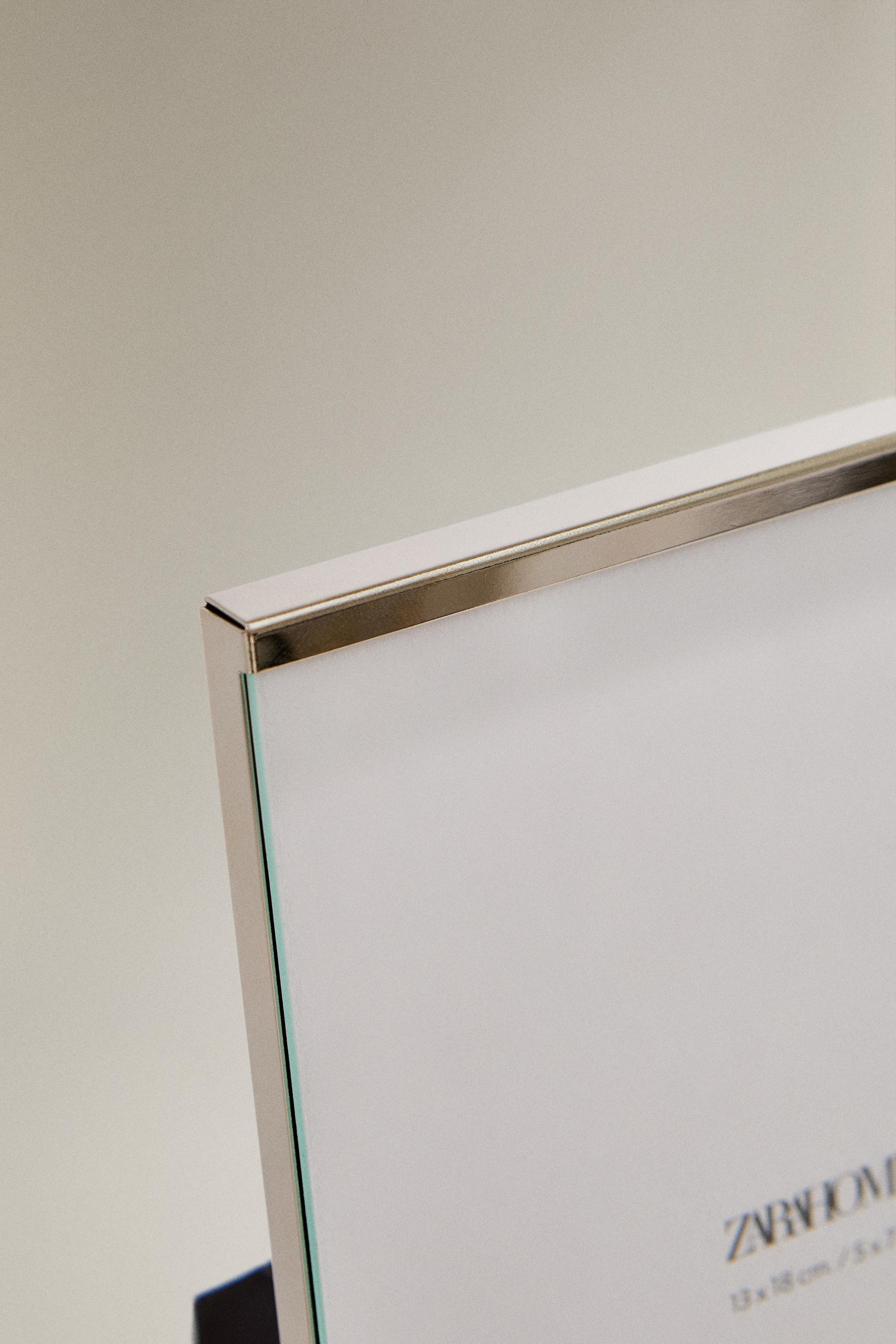 SILVER METAL PICTURE FRAME