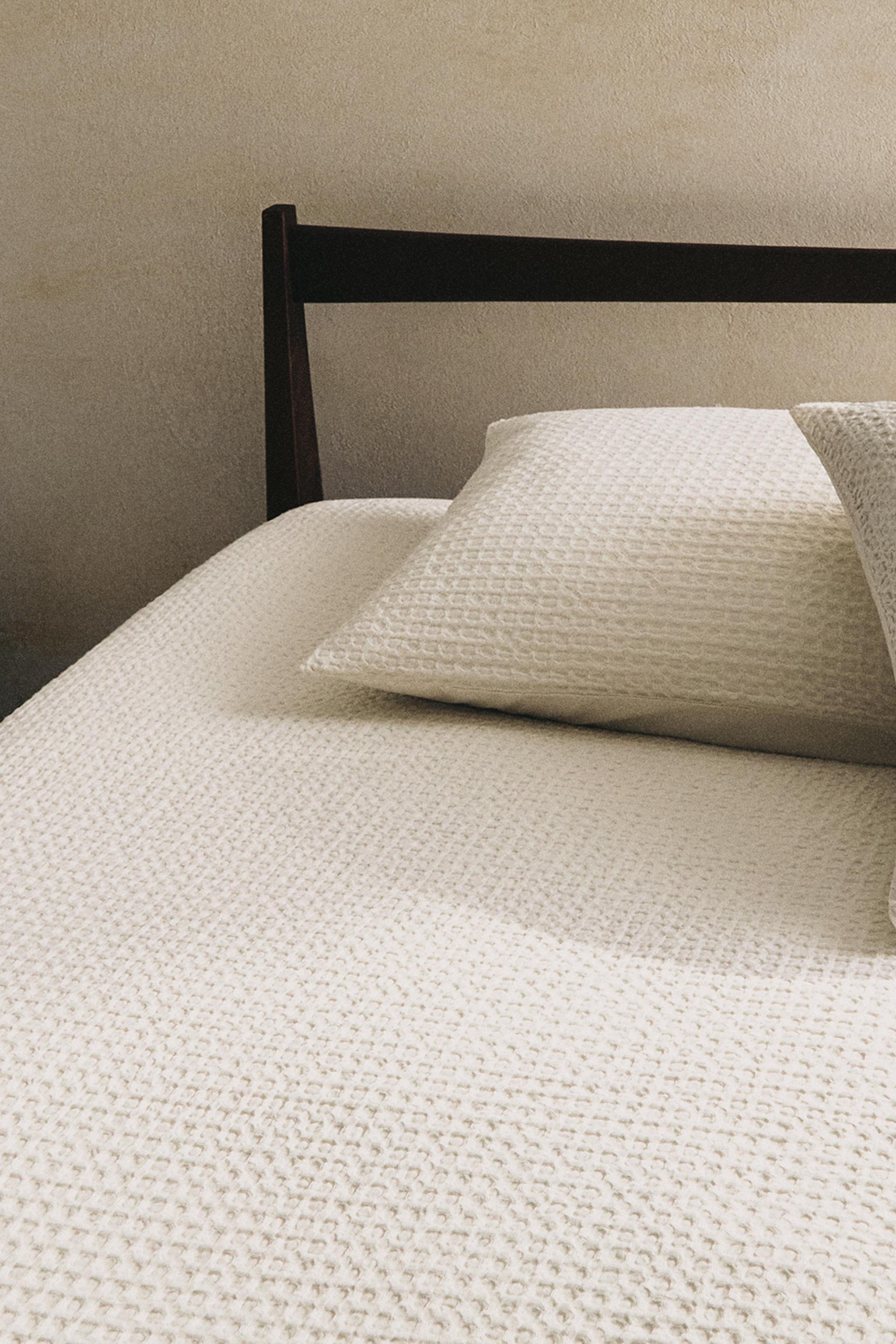 WAFFLE-KNIT DUVET COVER