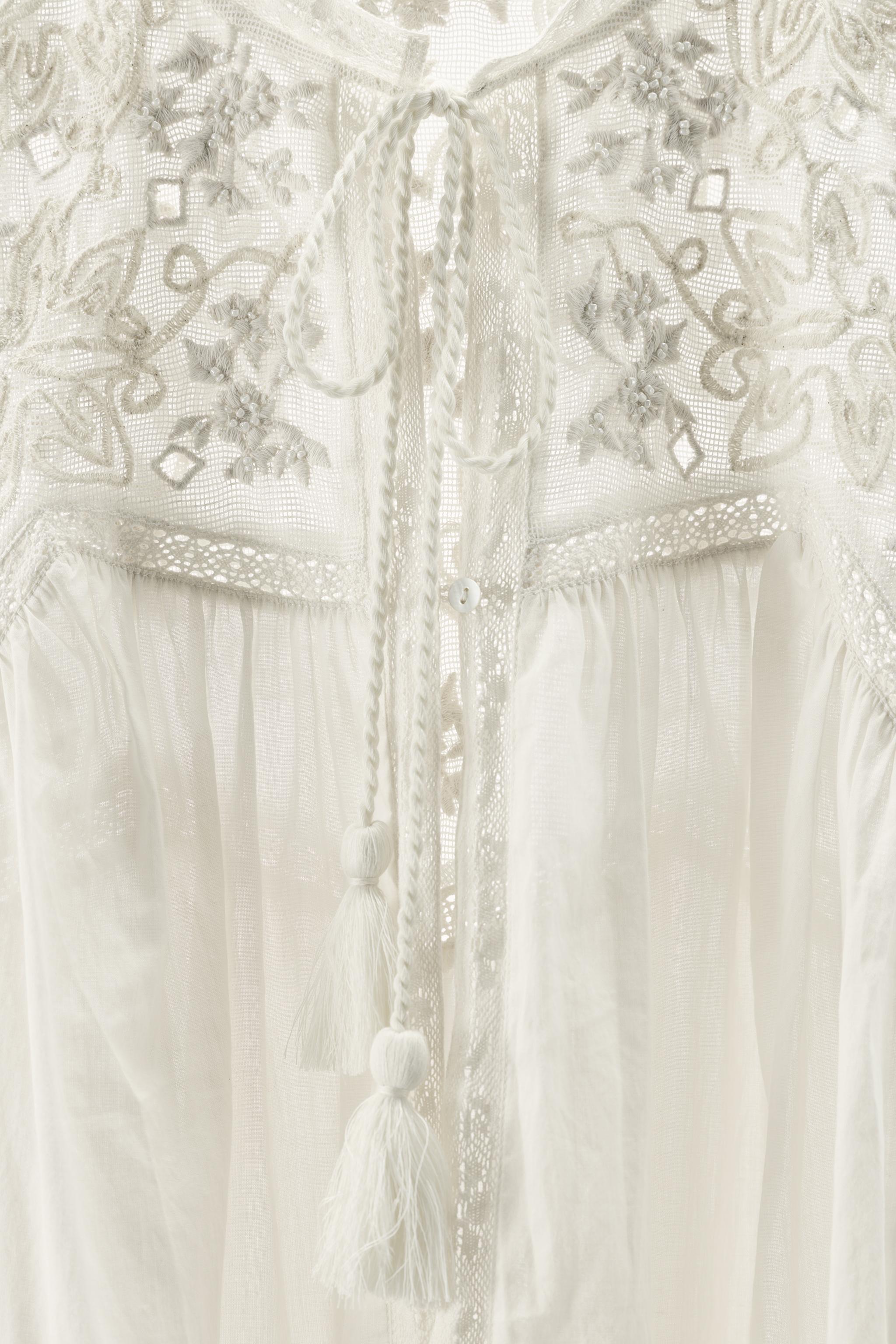 EMBROIDERED LACE TOP LIMITED EDITION