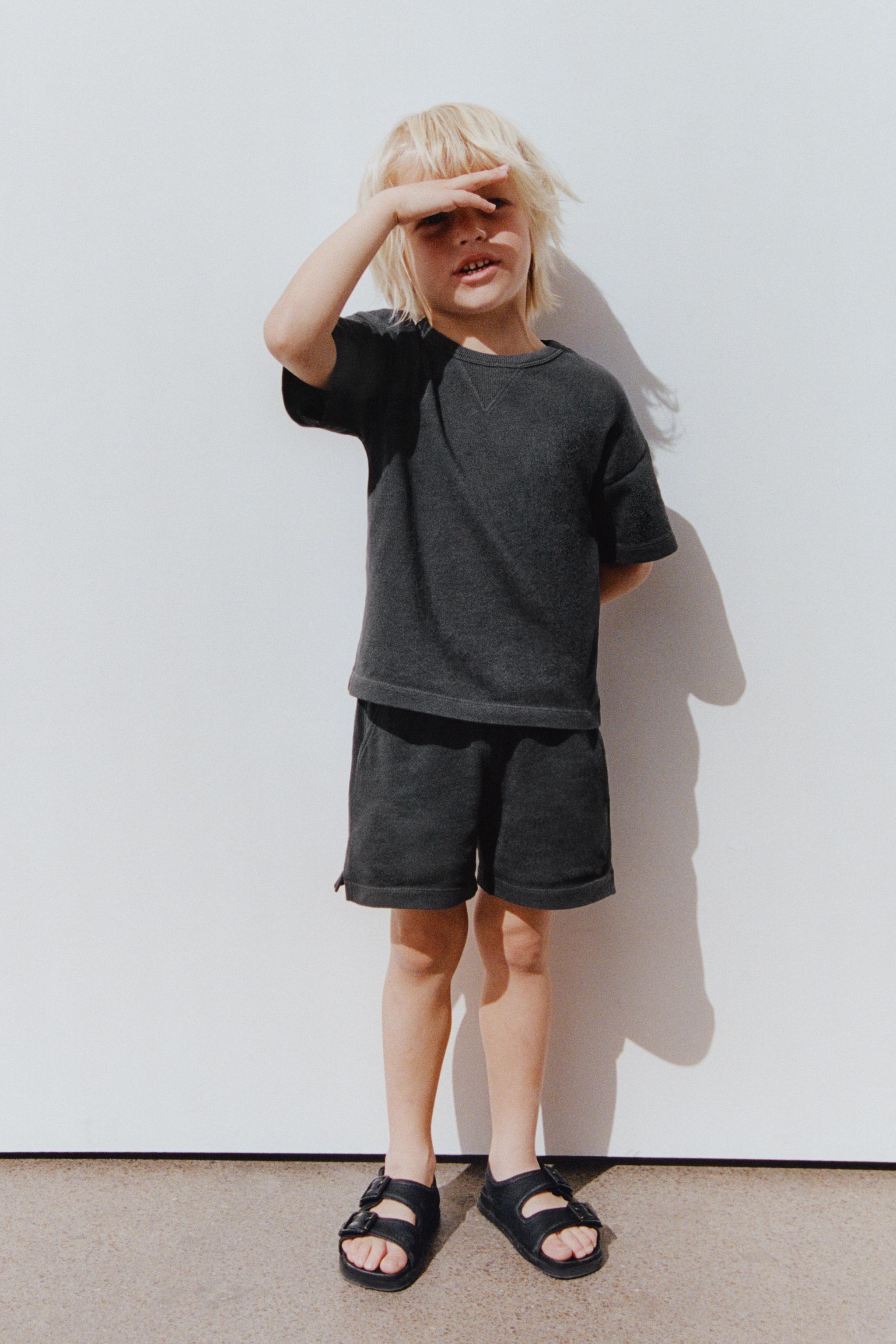 PLAIN T-SHIRT AND BERMUDA JOGGING SET